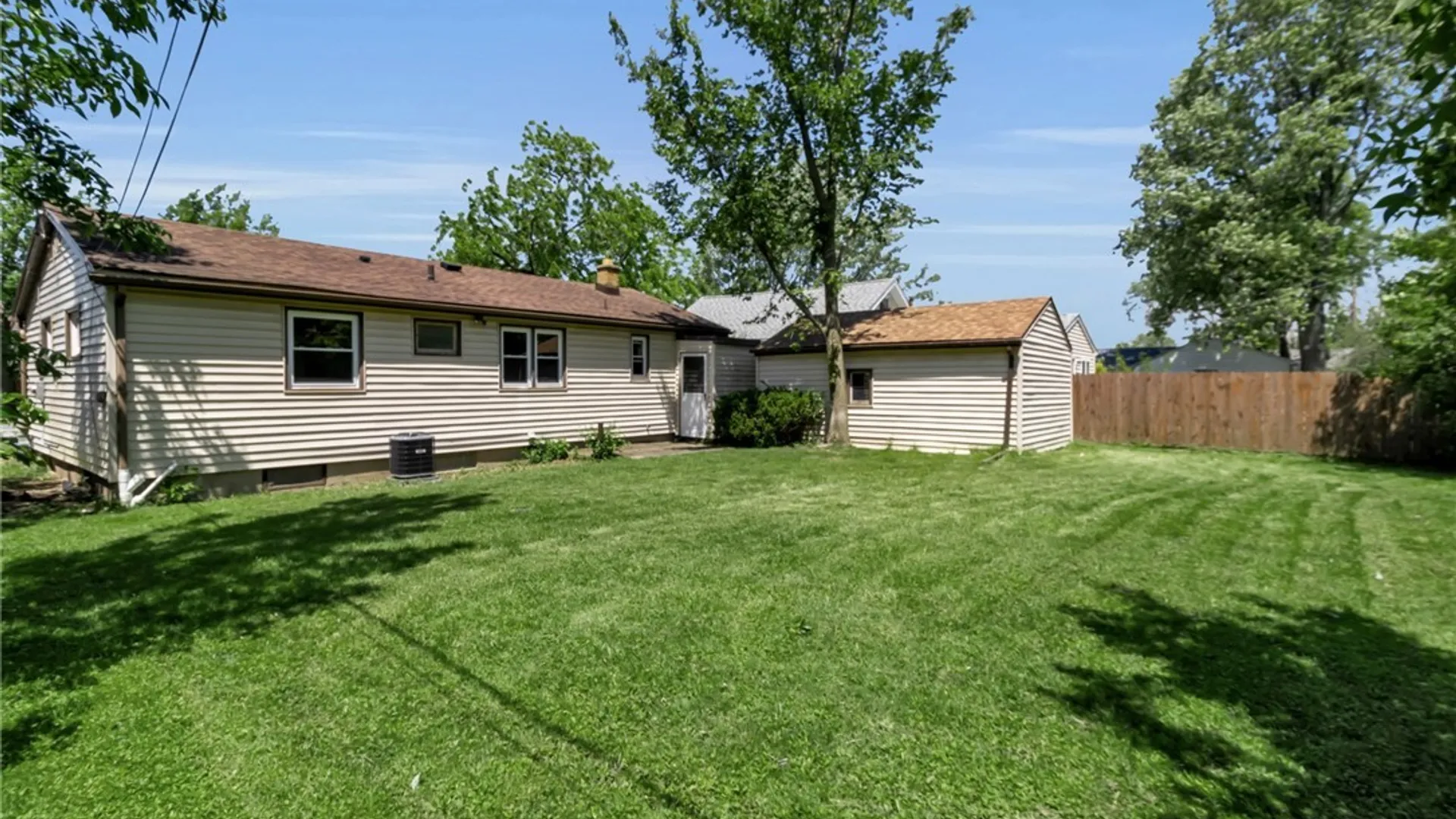 Property at 23 Heath, Tonawanda, NY 14223 4