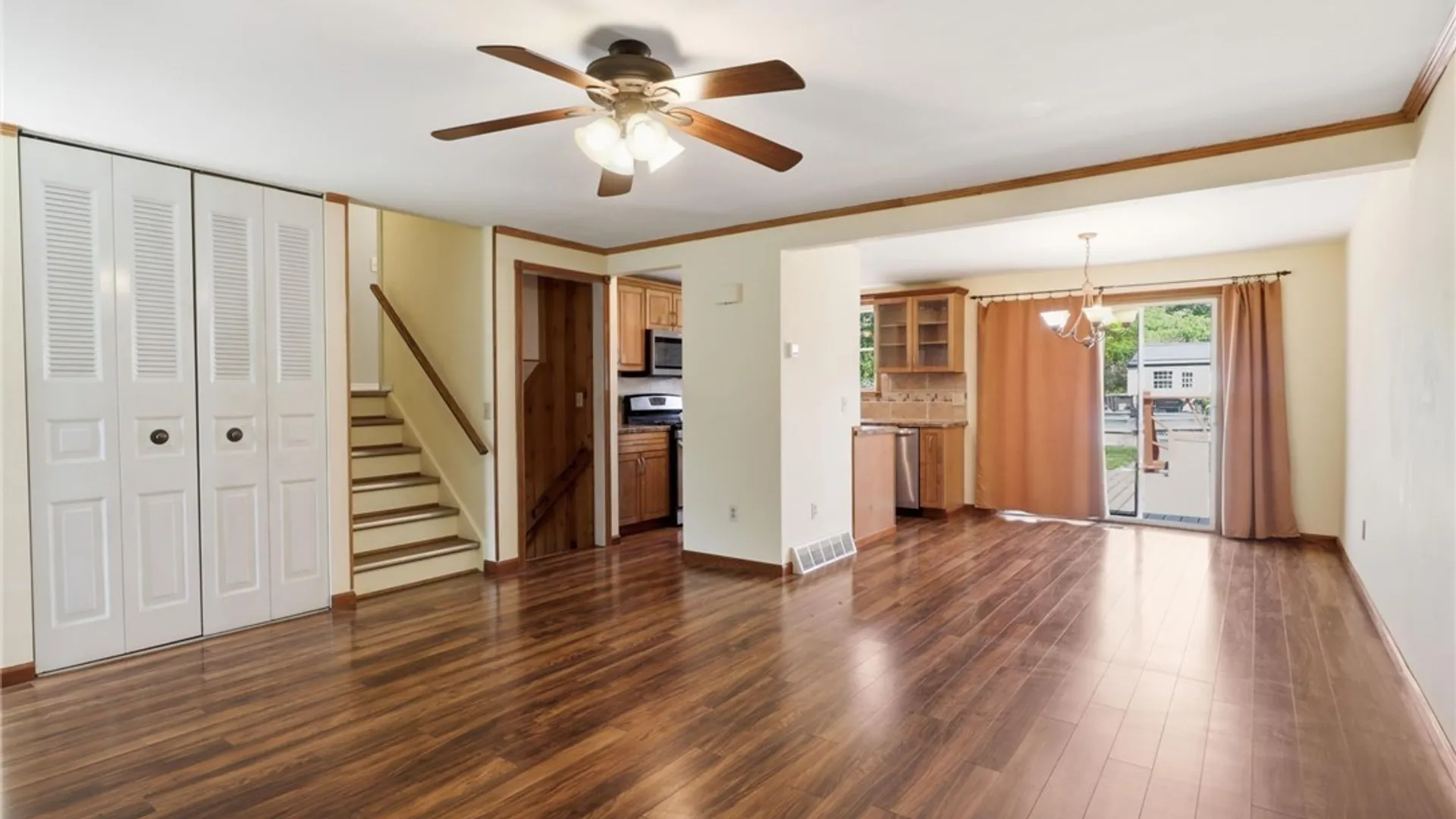 Property at 1394 Glidden Circle, Evans, NY 14047 5
