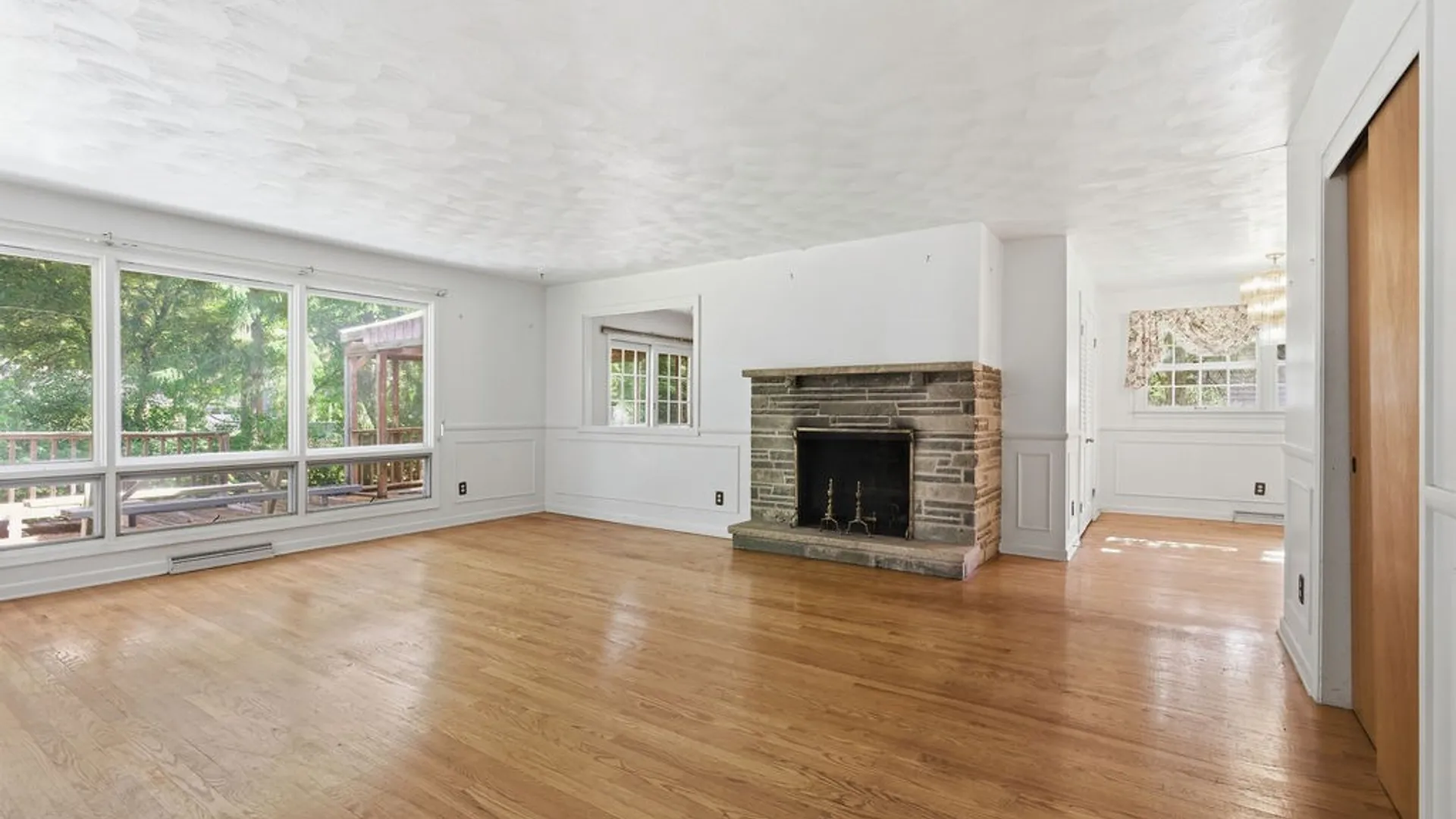 Property at 112 Margo Lane, Manlius, NY 13066 3