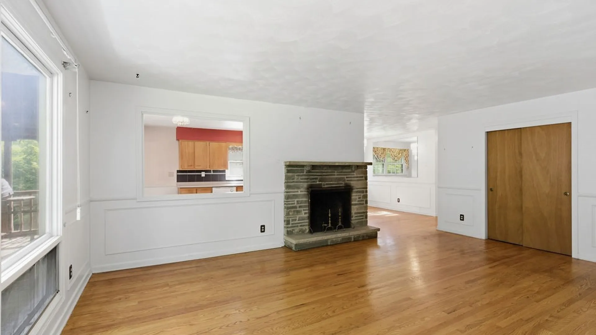 Property at 112 Margo Lane, Manlius, NY 13066 6