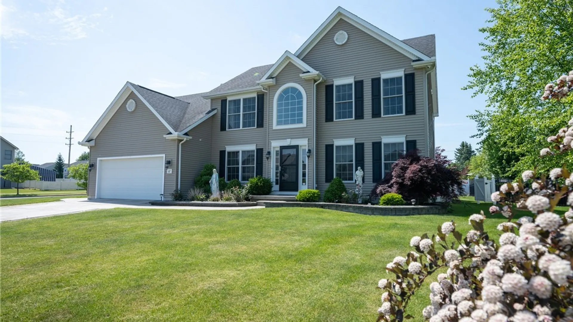 Property at 67 Middlebury Lane, Lancaster, NY 14086 2