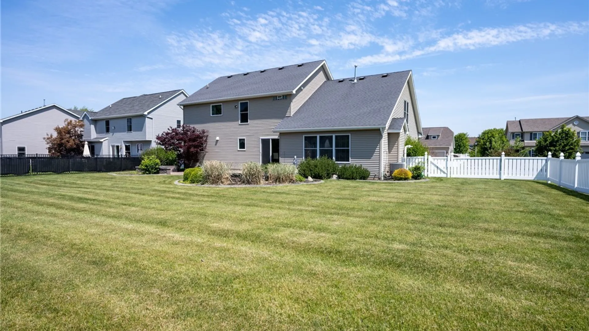Property at 67 Middlebury Lane, Lancaster, NY 14086 42