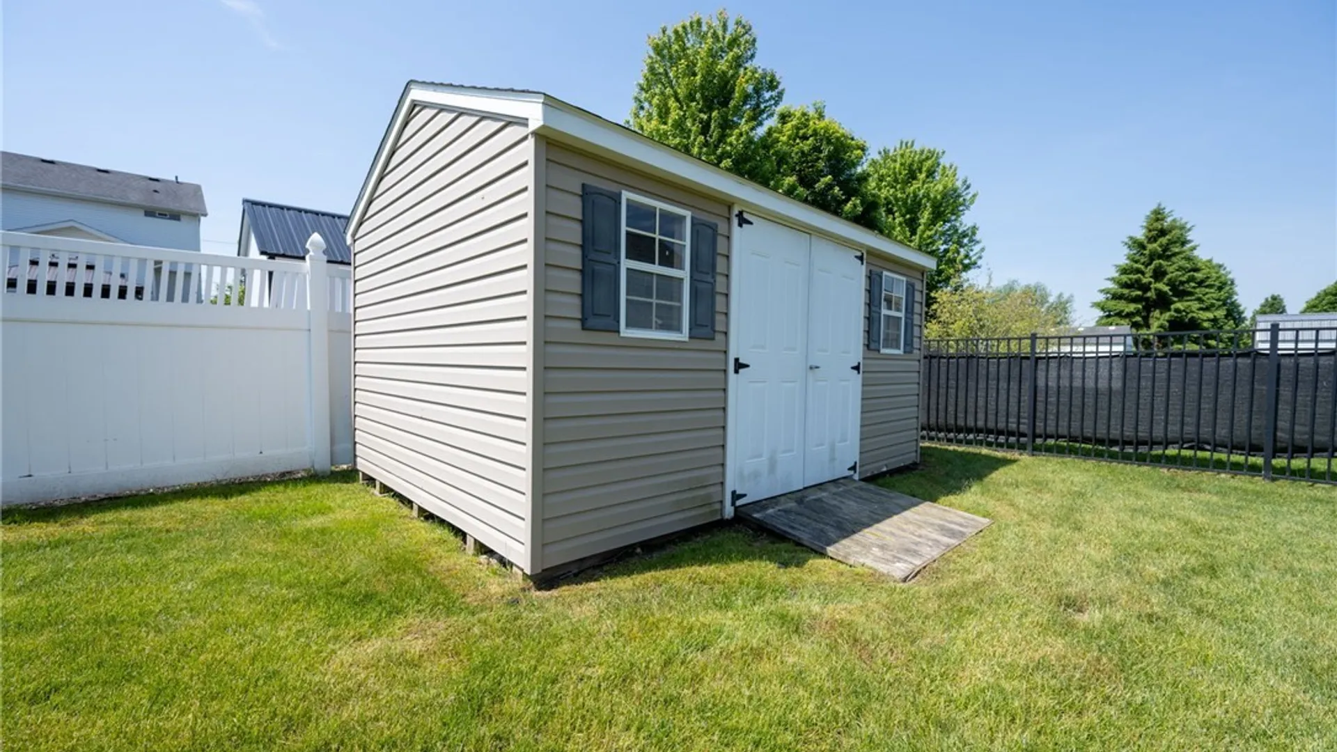 Property at 67 Middlebury Lane, Lancaster, NY 14086 43