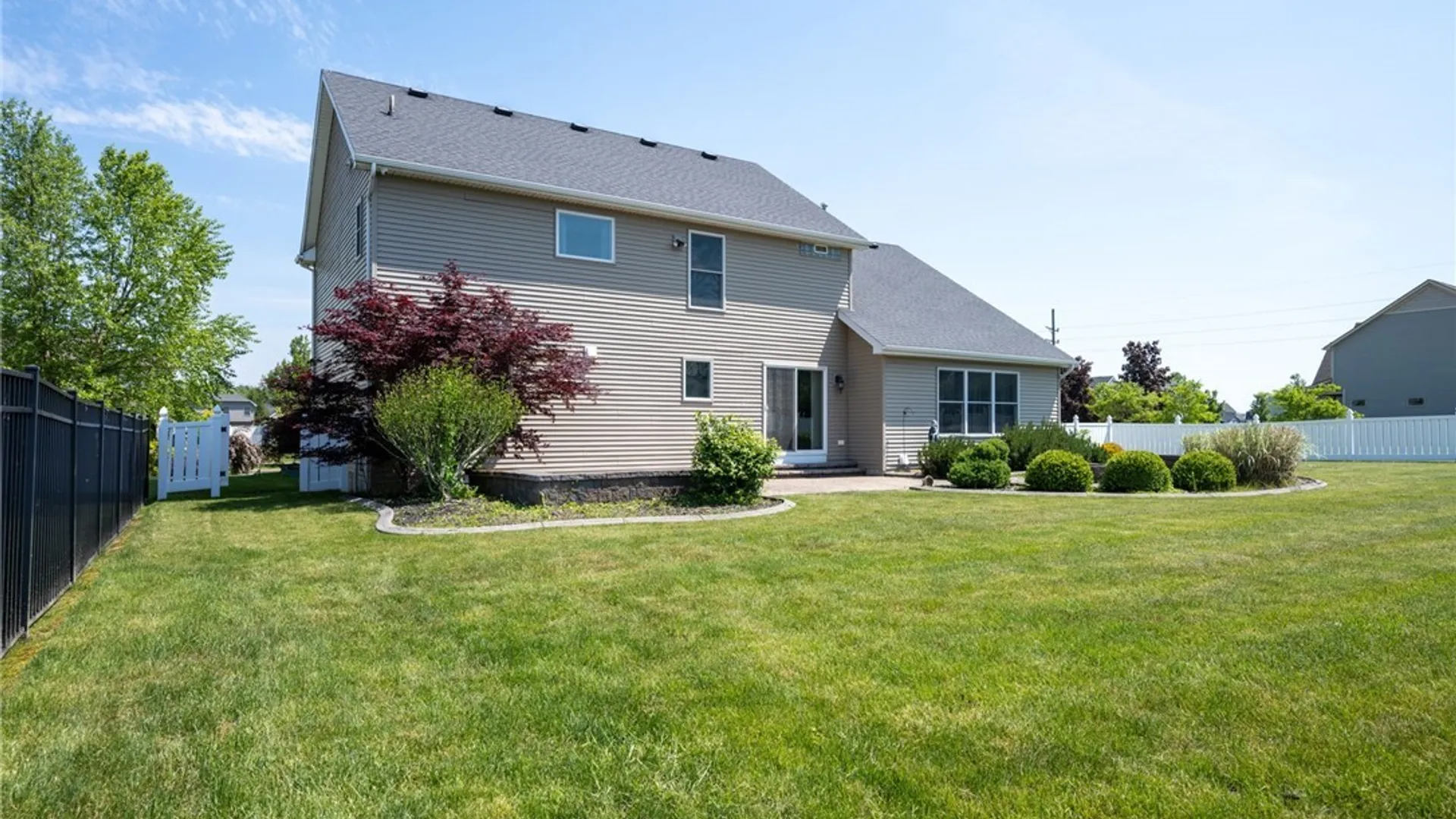 Property at 67 Middlebury Lane, Lancaster, NY 14086 44