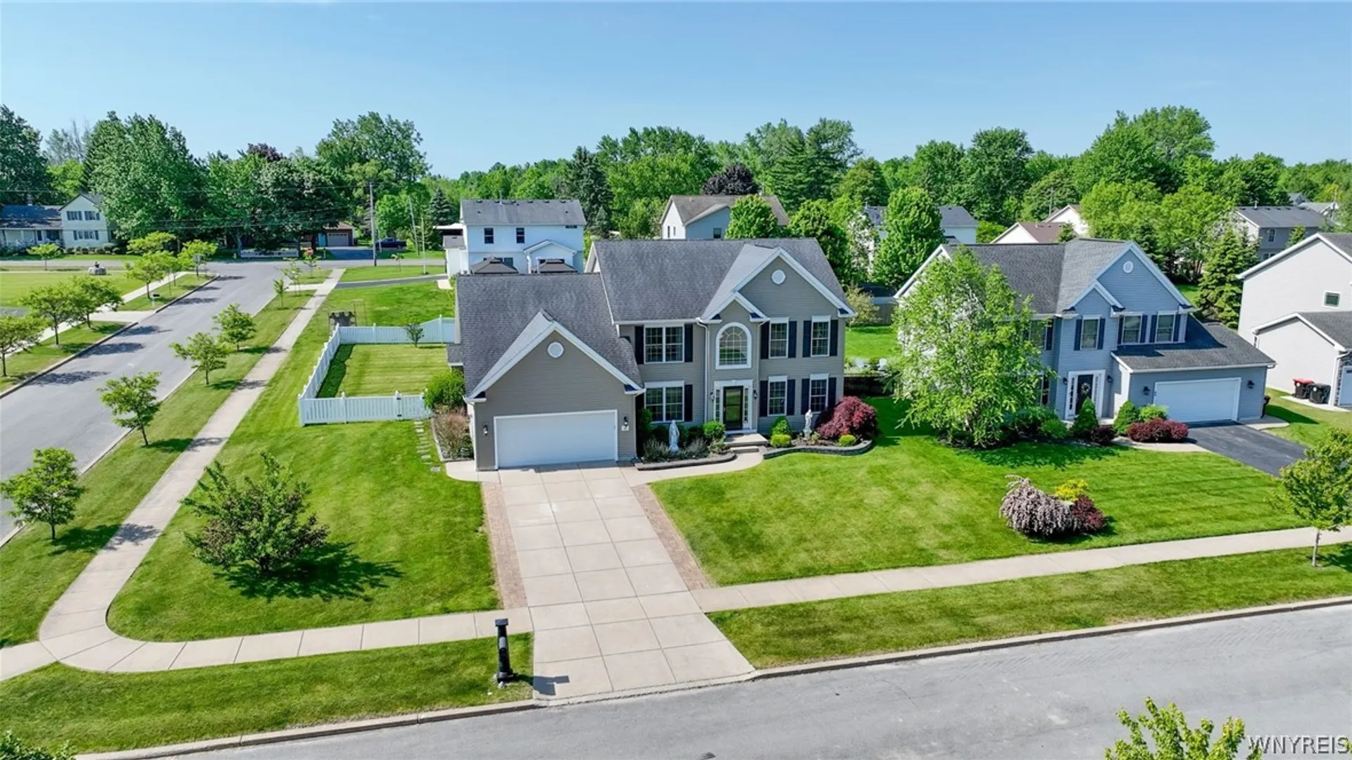 Property at 67 Middlebury Lane, Lancaster, NY 14086 45