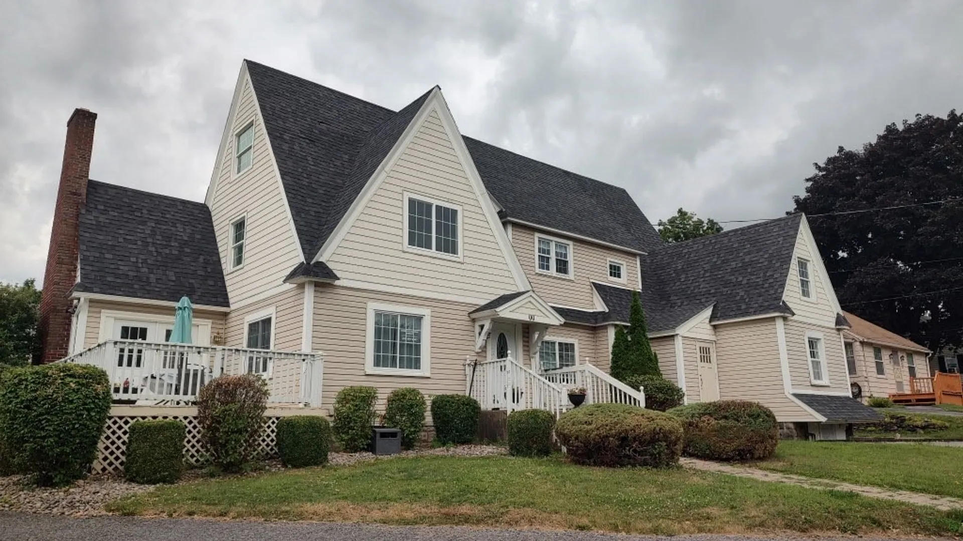 Property at 99 Yorkshire Blvd Boulevard, Camillus, NY 13219 2