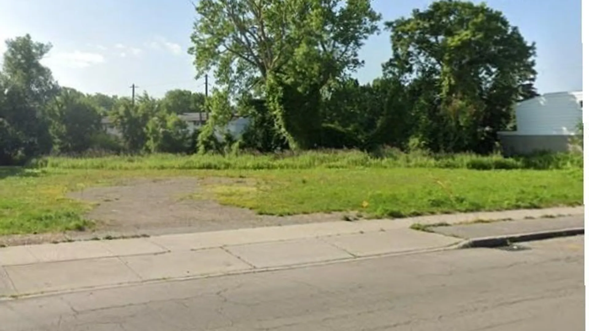 Property at 1131 Harlem Road, Cheektowaga, NY 14227 2