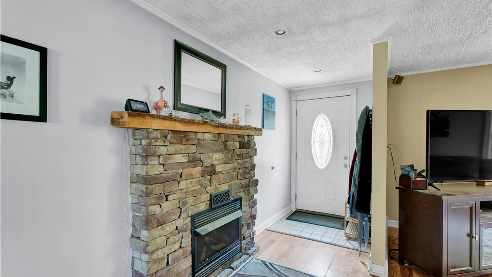 Property at 15 Hillcrest Drive, Amherst, NY 14226 5
