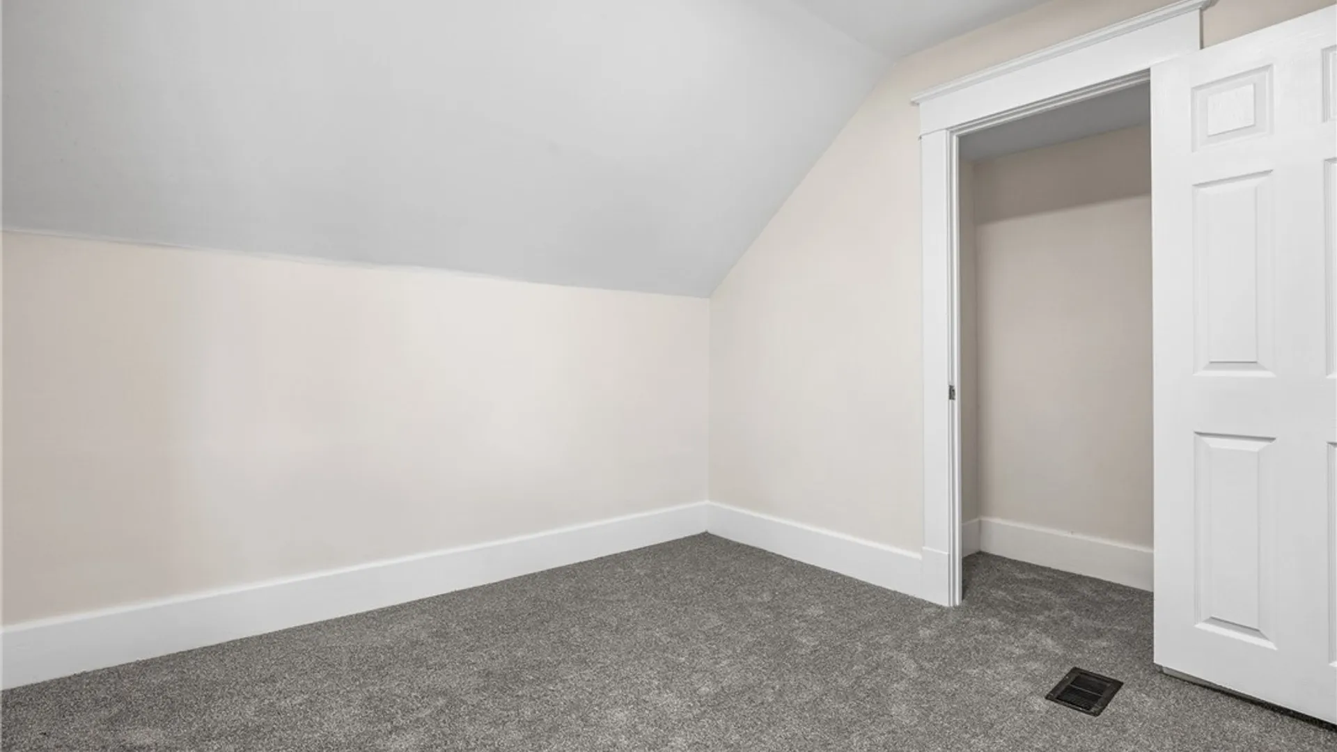 Property at 43 Regent Street, Buffalo, NY 14206 23