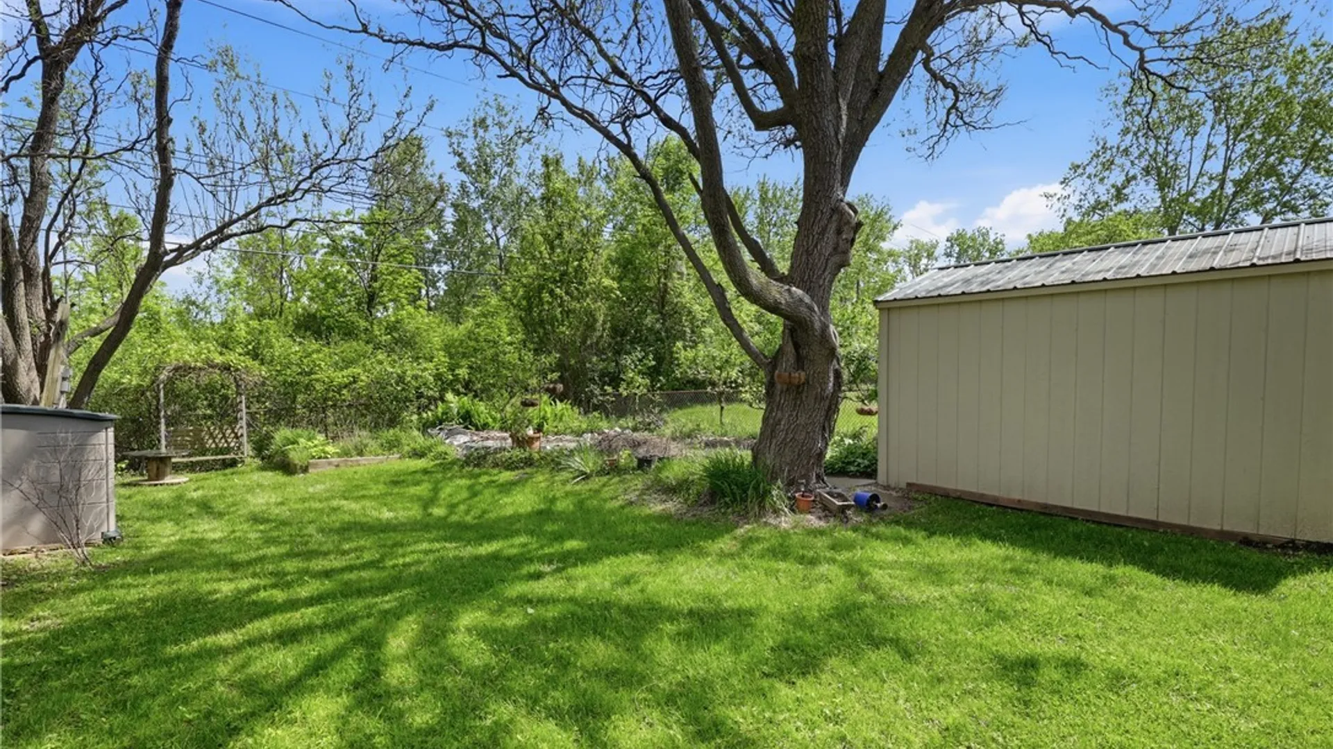 Property at 86 Patsy Lane, Cheektowaga, NY 14043 25