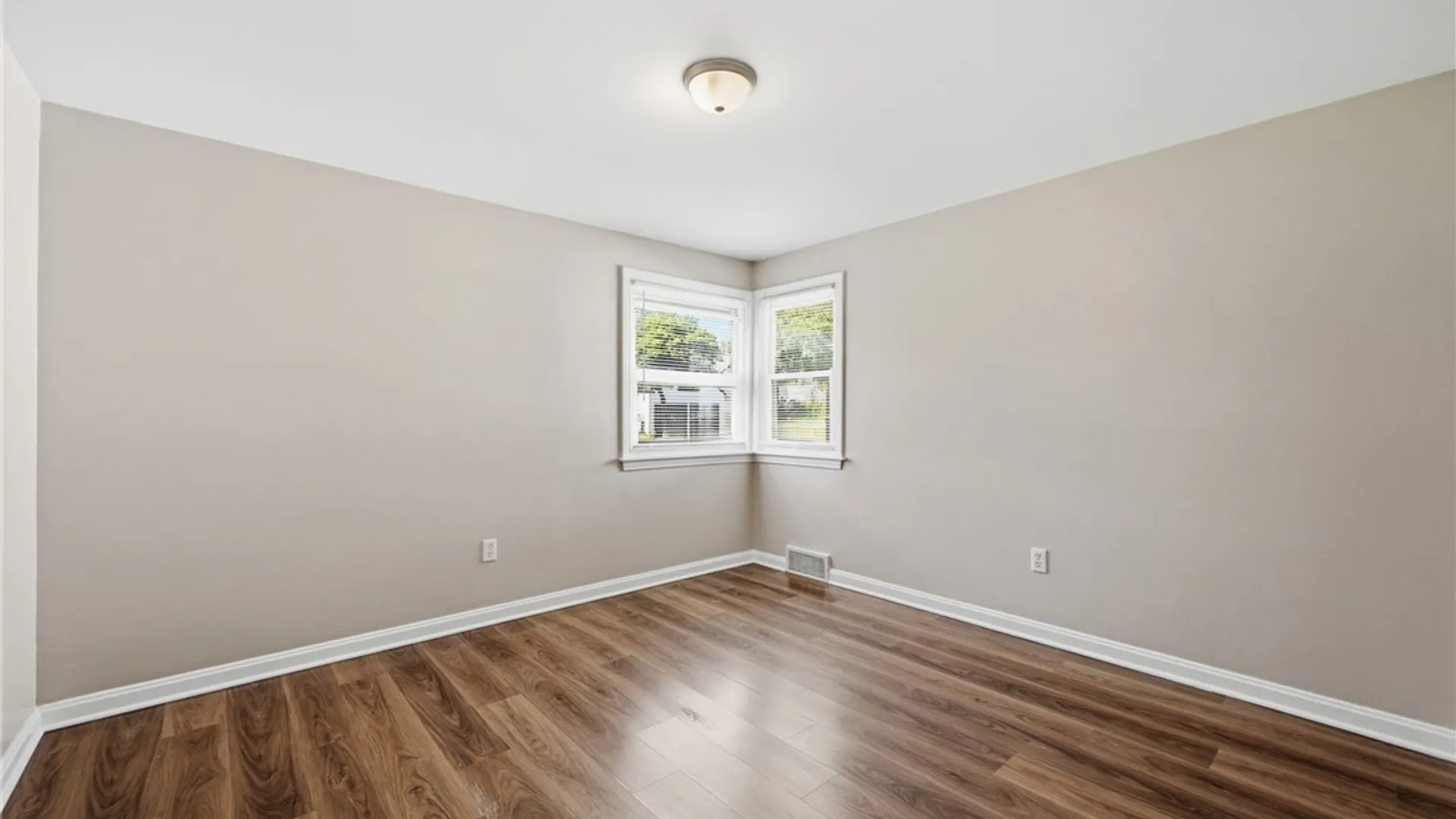Property at 1070 Highland Avenue, Tonawanda, NY 14223 23