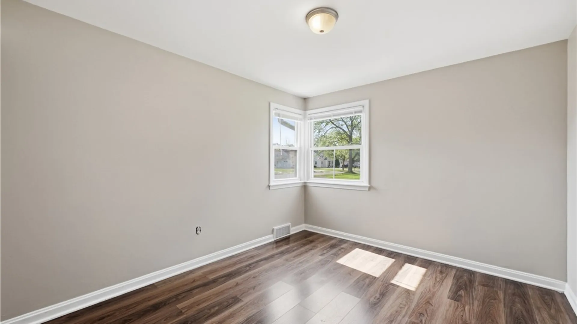 Property at 1070 Highland Avenue, Tonawanda, NY 14223 28