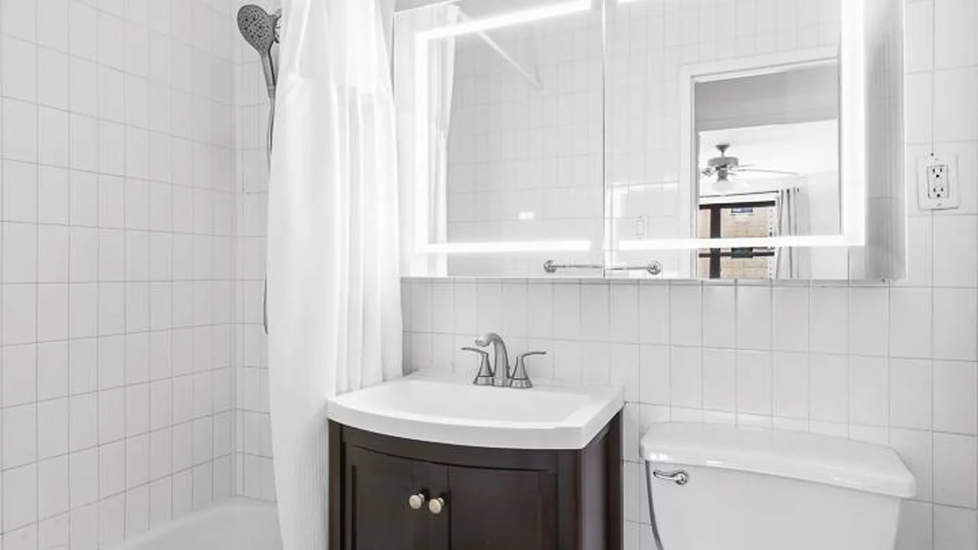 Property at 201 East 28th Street, New York, NY 10016 4