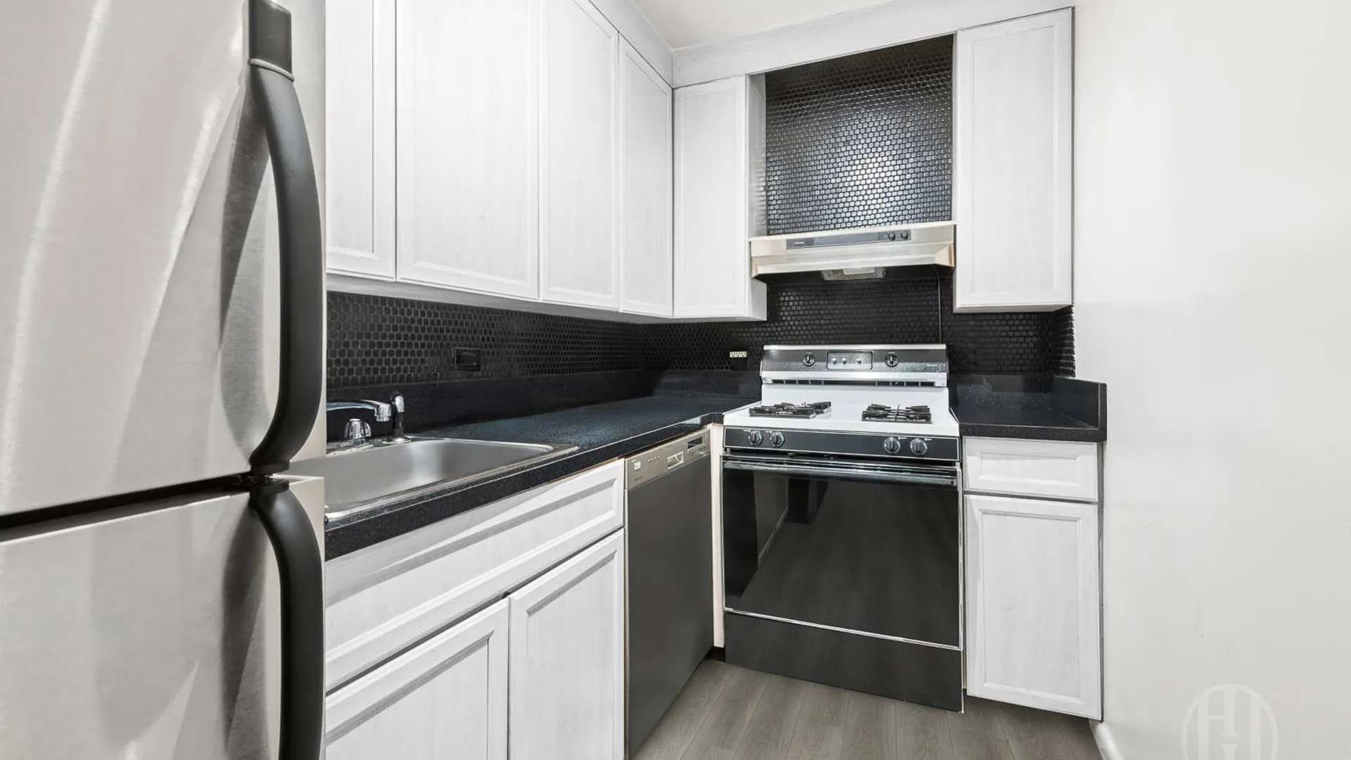Property at 201 East 28th Street, New York, NY 10016 5