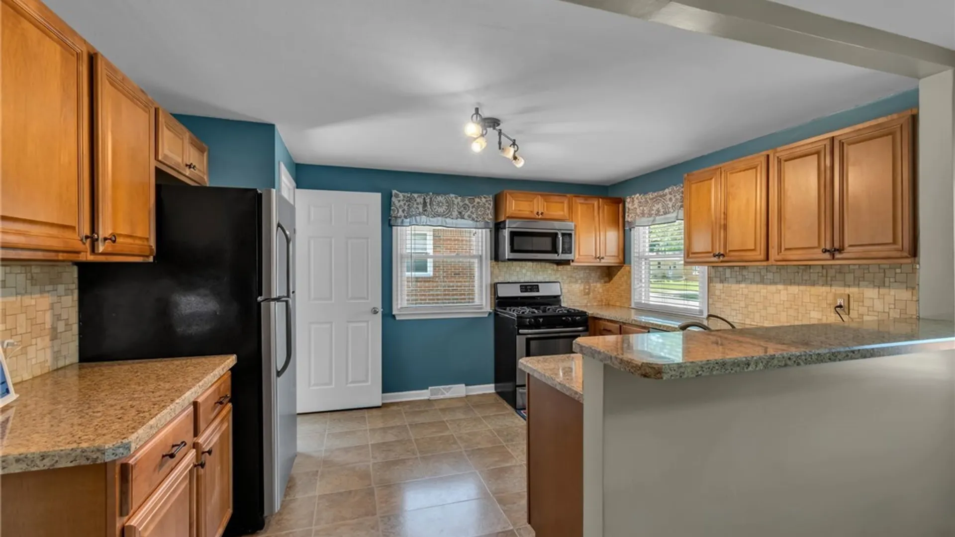 Property at 95 Cherokee Drive, West Seneca, NY 14224 18