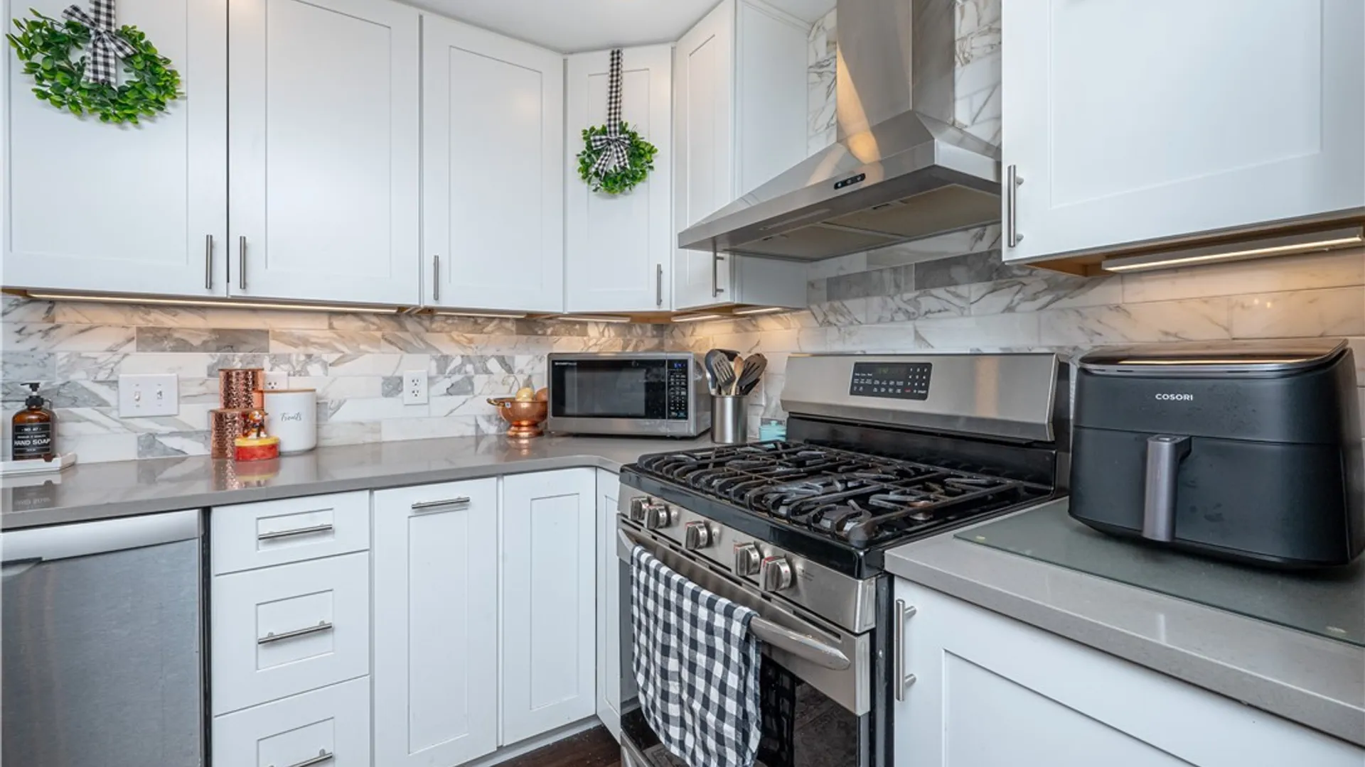 Property at 9381 Pine Breeze Lane, Clarence, NY 14032 21