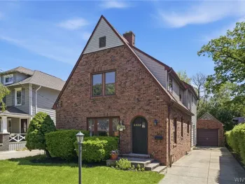 Property at 3925 Washington Street, Niagara Falls, NY 14305