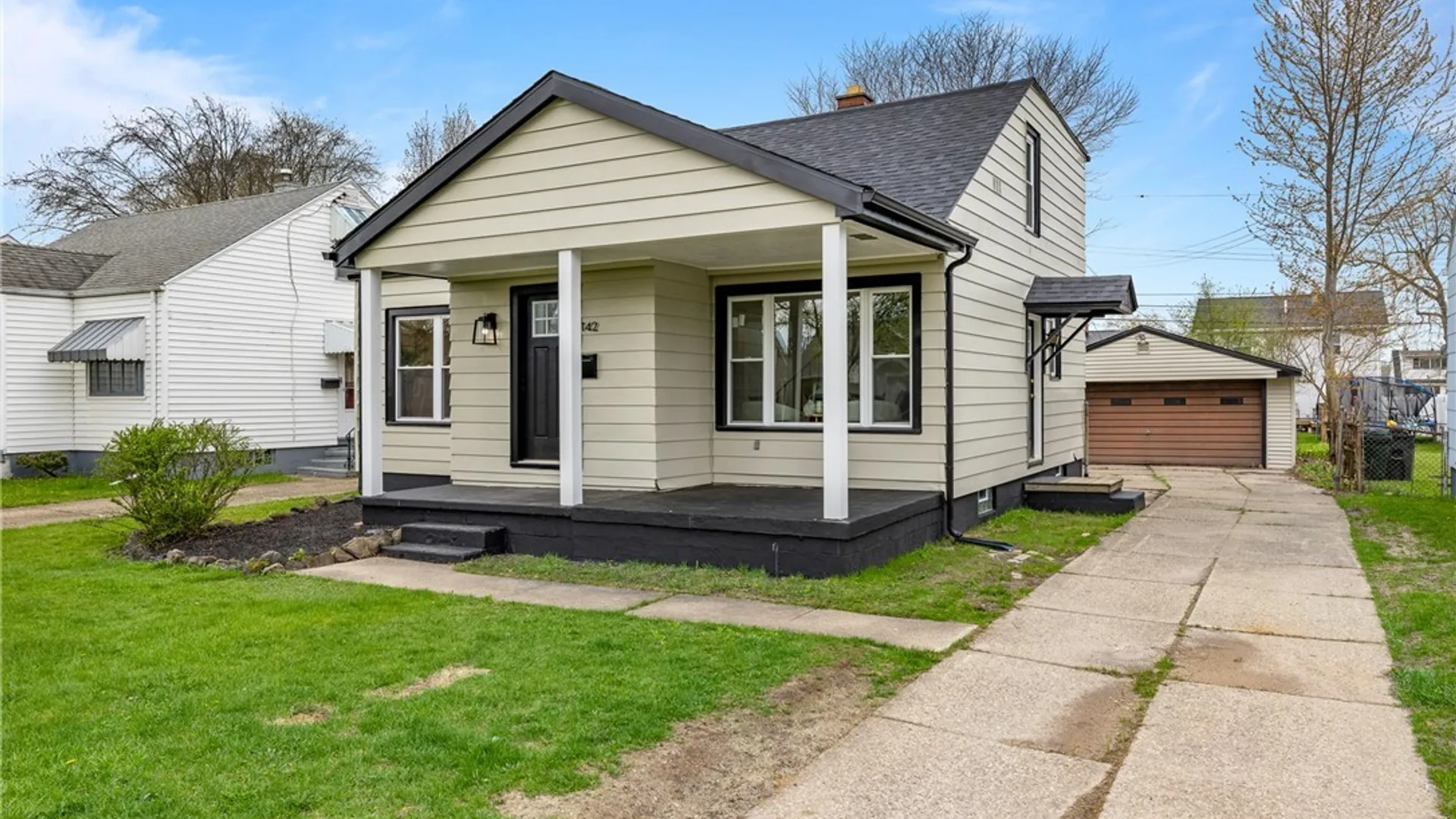 Property at 142 E Grand Boulevard, Cheektowaga, NY 14225 2
