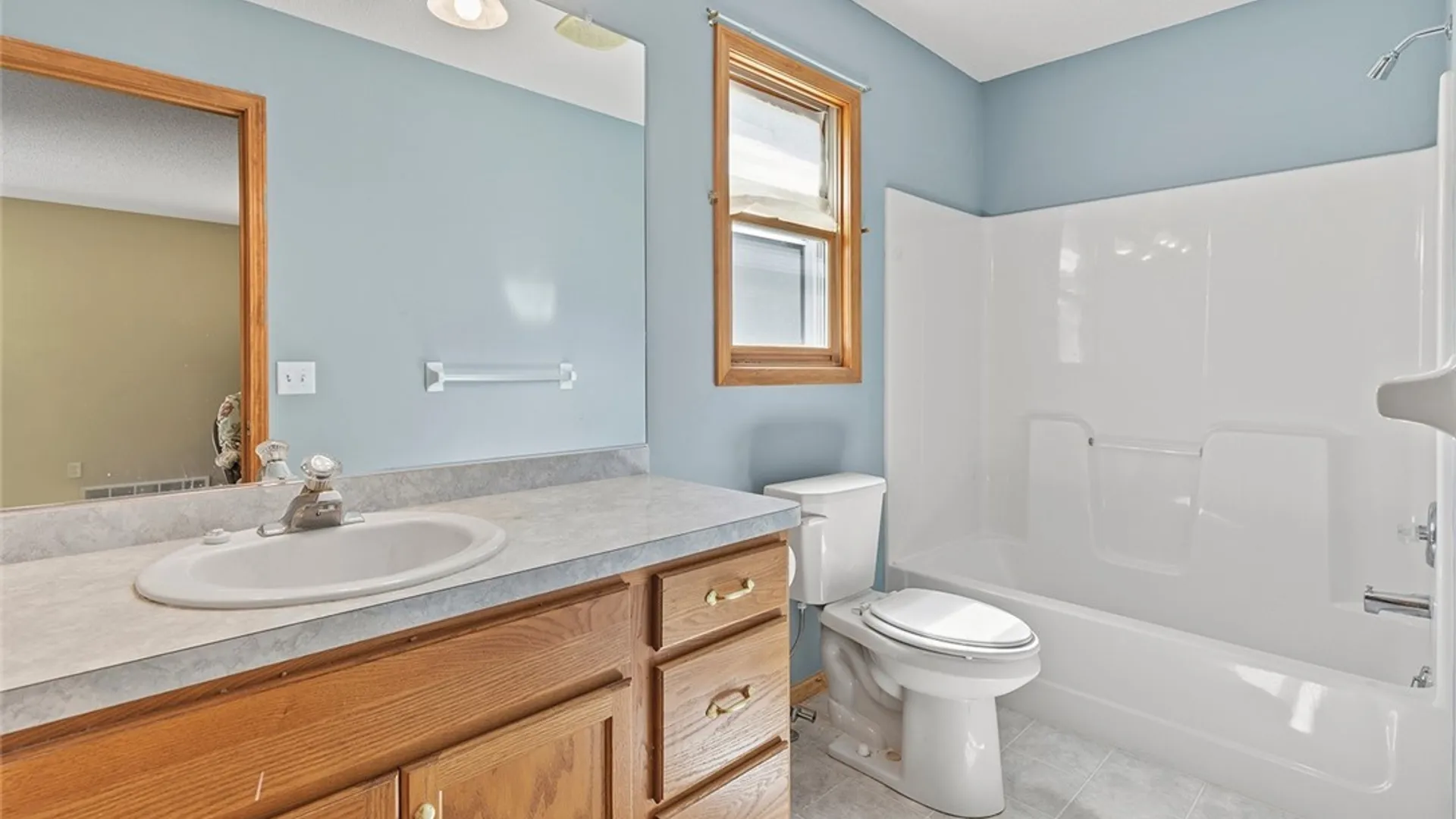 Property at 53 Elmleaf Drive, Cheektowaga, NY 14227 17