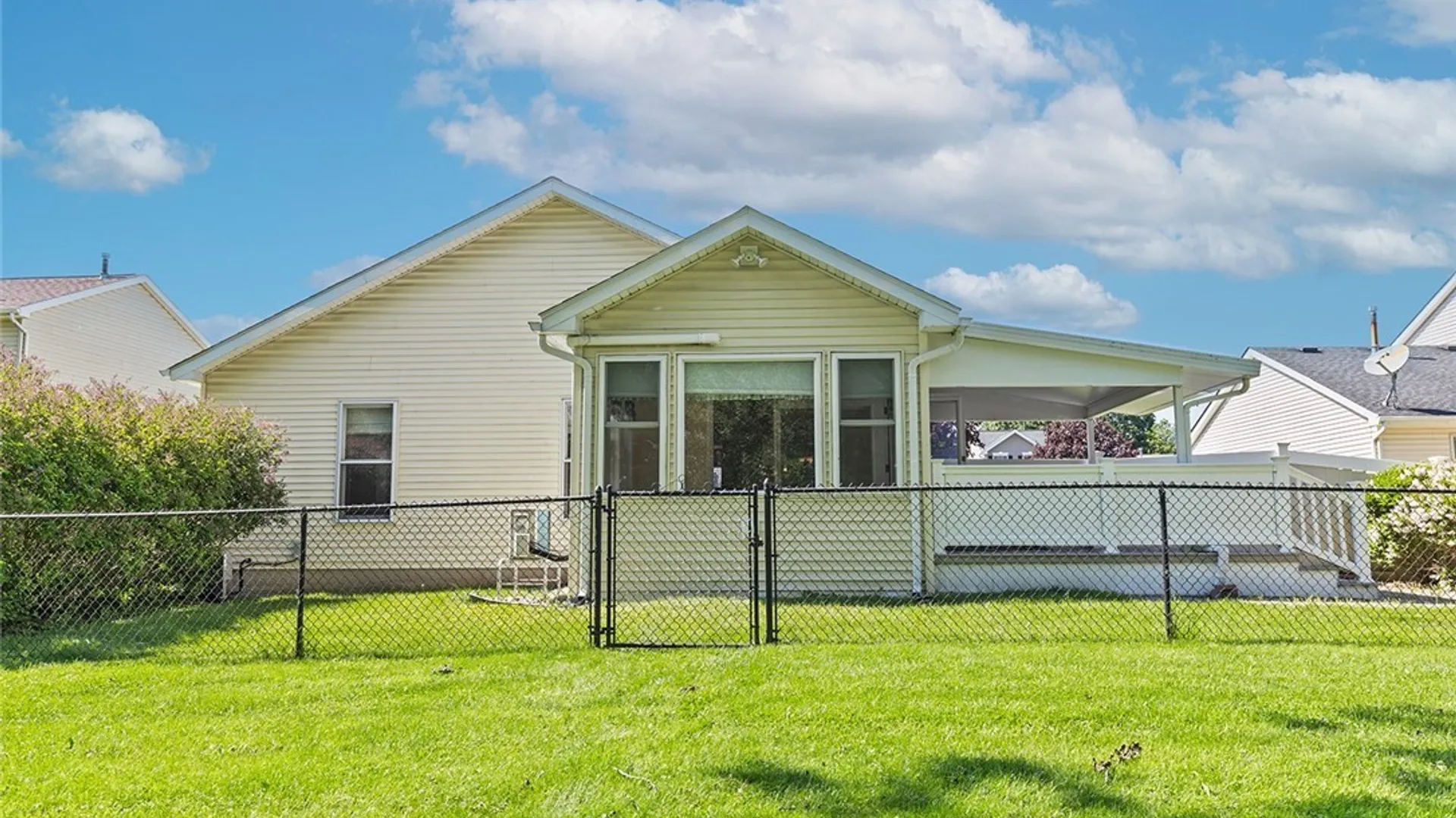 Property at 53 Elmleaf Drive, Cheektowaga, NY 14227 31