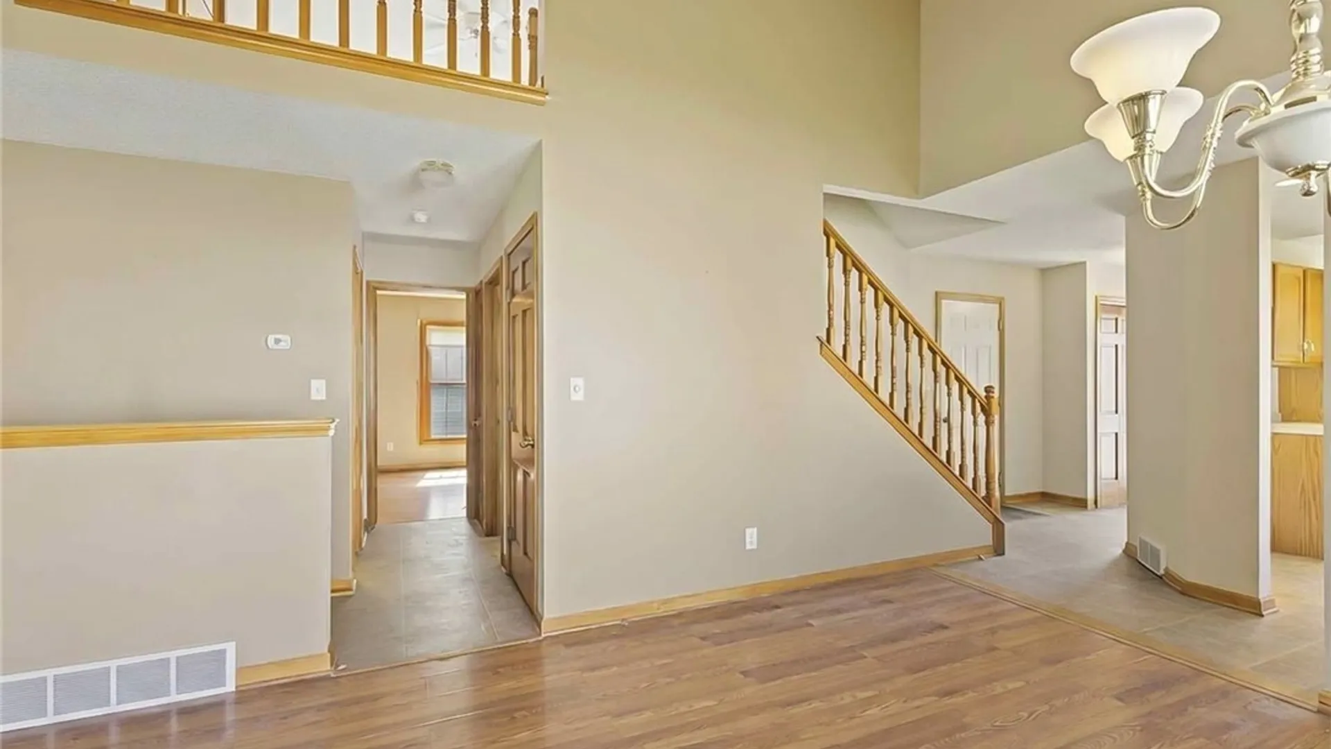 Property at 53 Elmleaf Drive, Cheektowaga, NY 14227 6