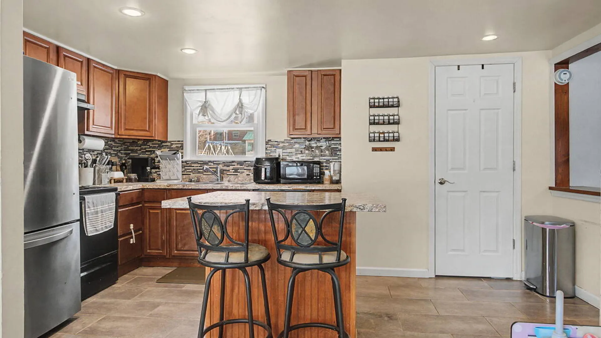 Property at 11 Cherry Lane, Guilderland, NY 12084 20
