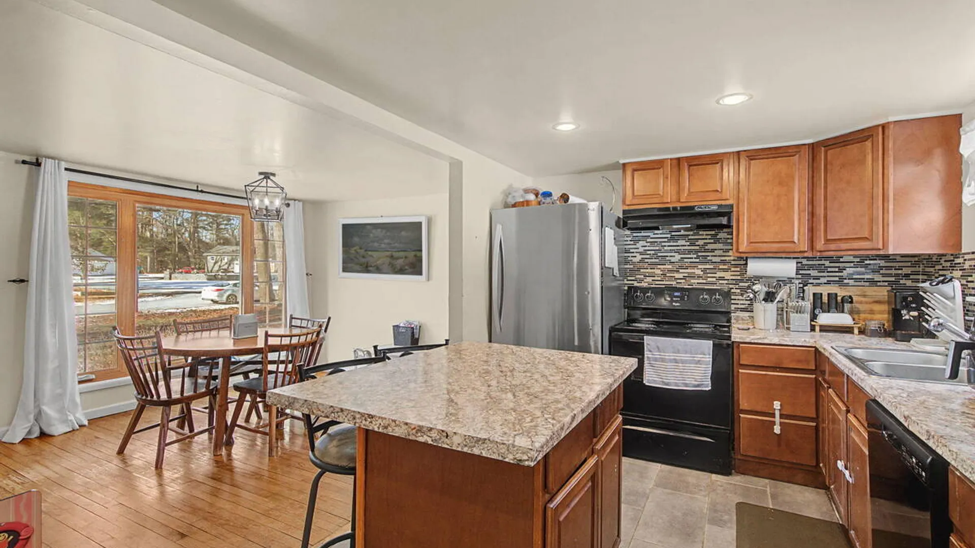 Property at 11 Cherry Lane, Guilderland, NY 12084 21