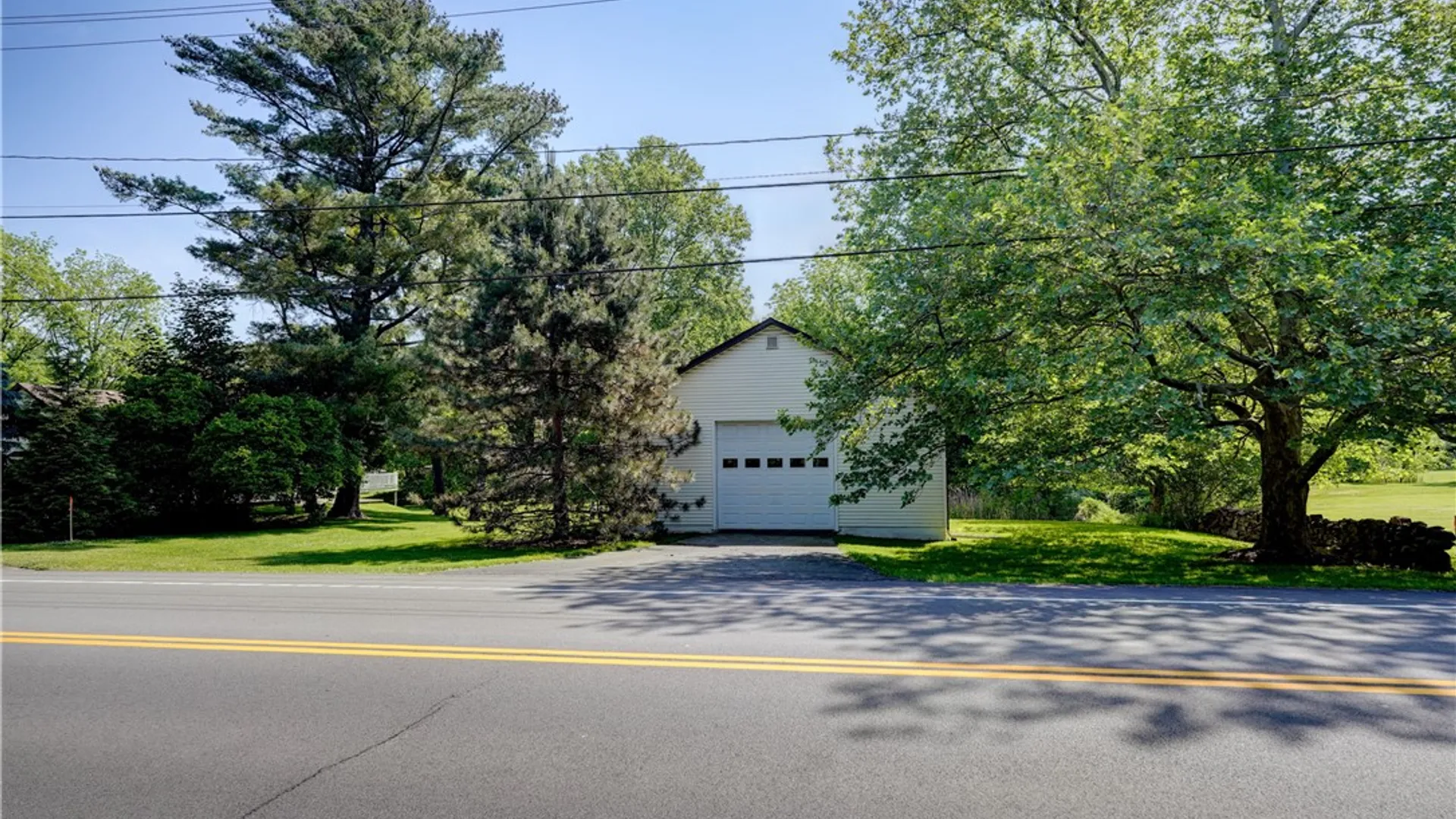 Property at 610 Webster Rd, Webster, NY 14580 16
