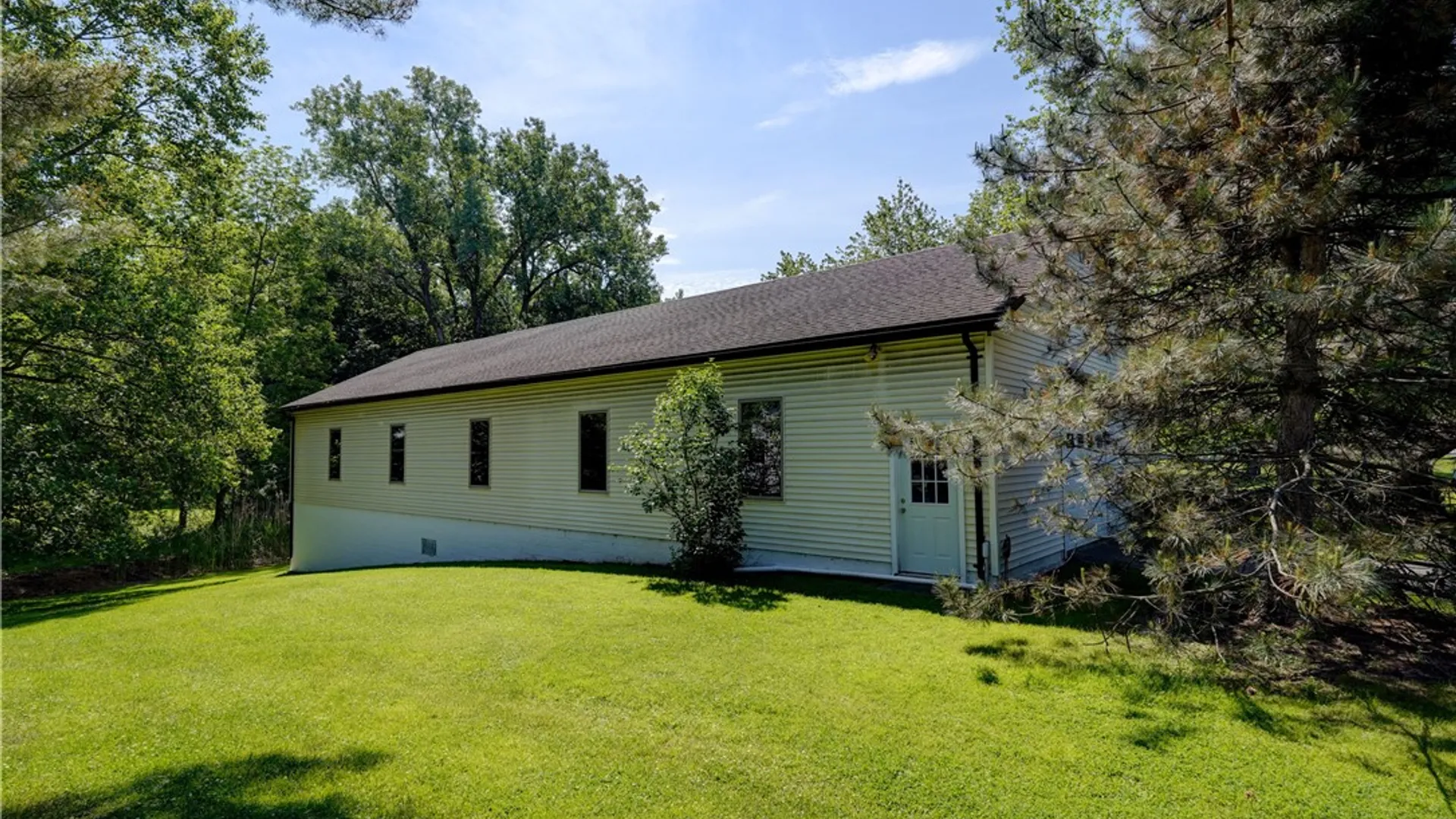 Property at 610 Webster Rd, Webster, NY 14580 20