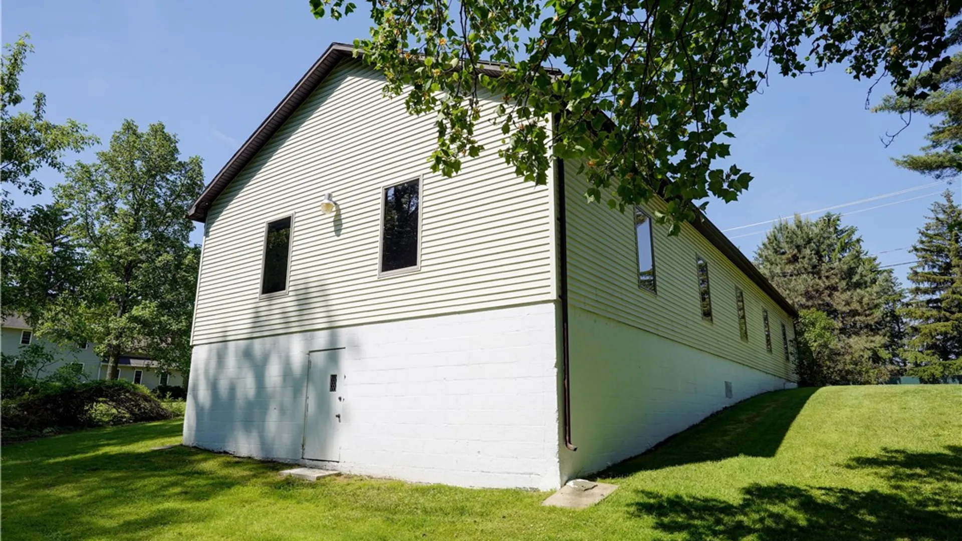 Property at 610 Webster Rd, Webster, NY 14580 22