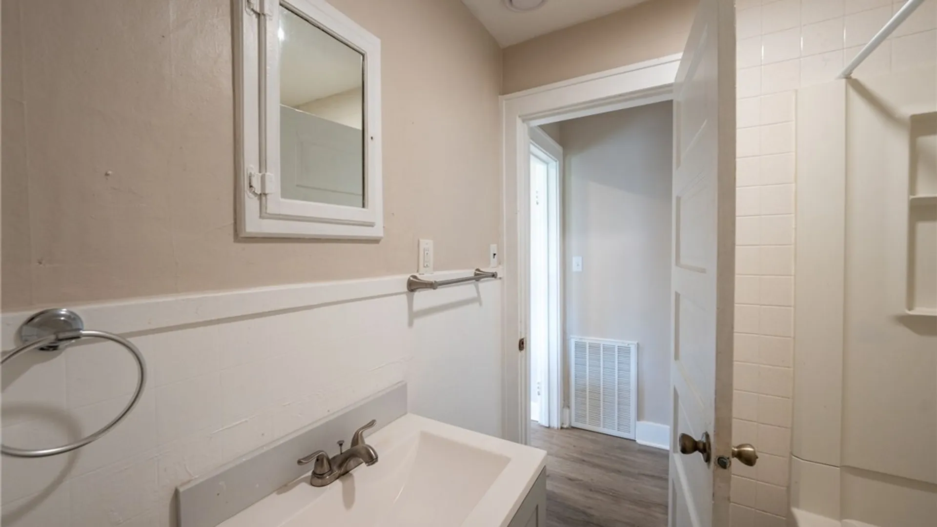 Property at 15 Andrews Avenue, Cheektowaga, NY 14225 15