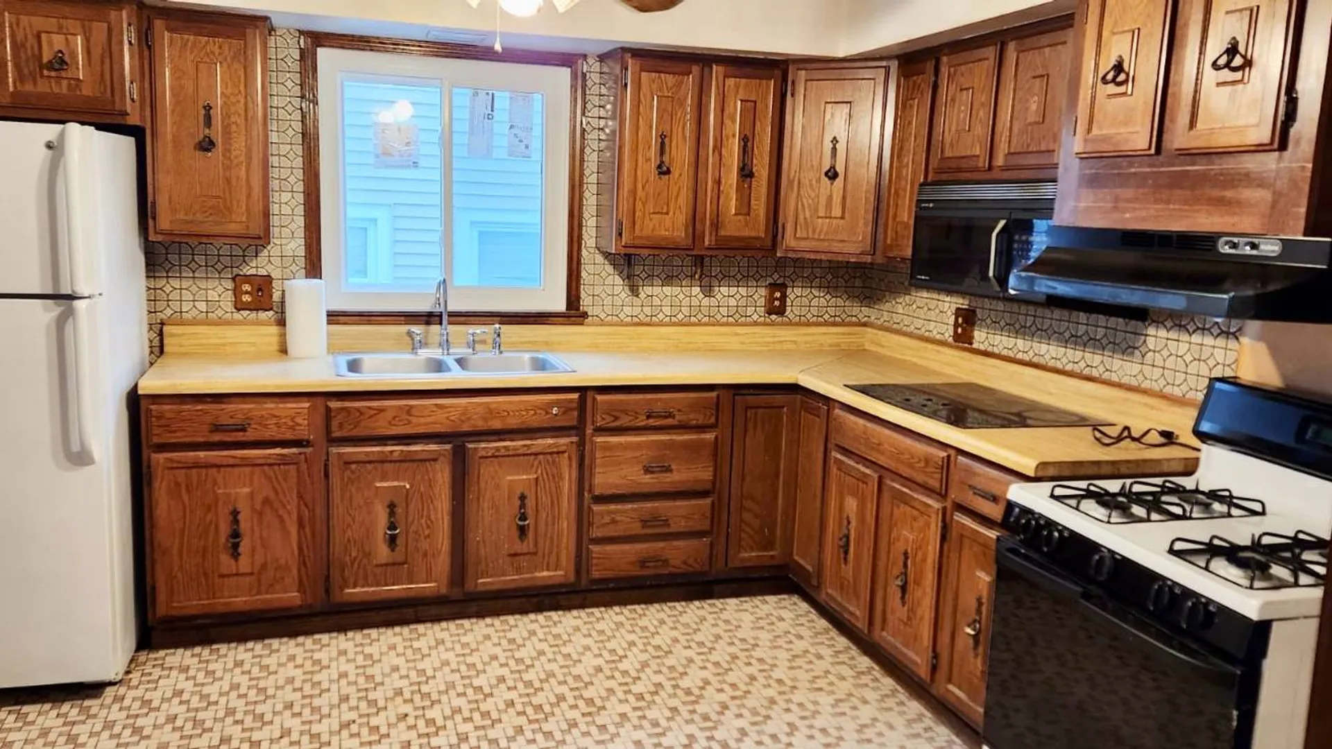 Property at 16 Mc Clellan Avenue, Amsterdam, NY 12010 2