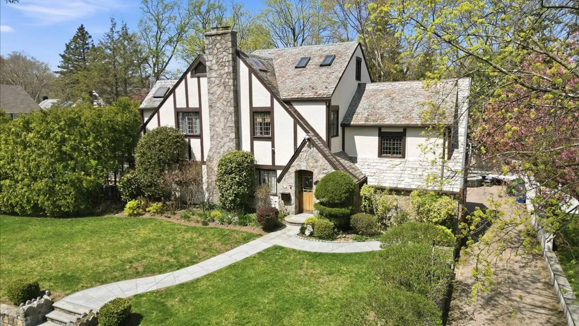 Property at 7 Denman pl, Mt Vernon, NY 10552 2