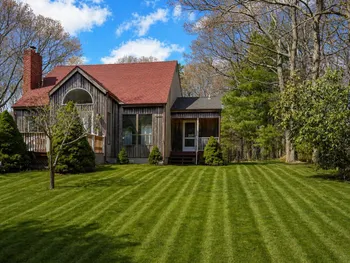 Property at 4 S BREEZE DR, East Hampton, NY 11937