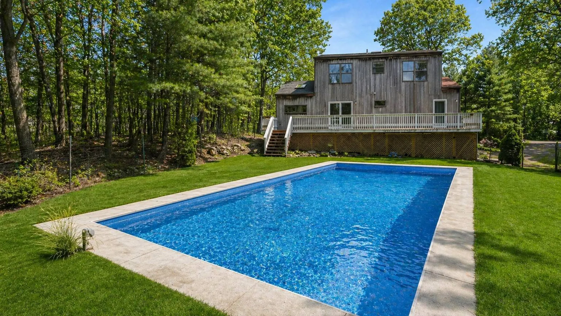 Property at 4 S BREEZE DR, East Hampton, NY 11937 3