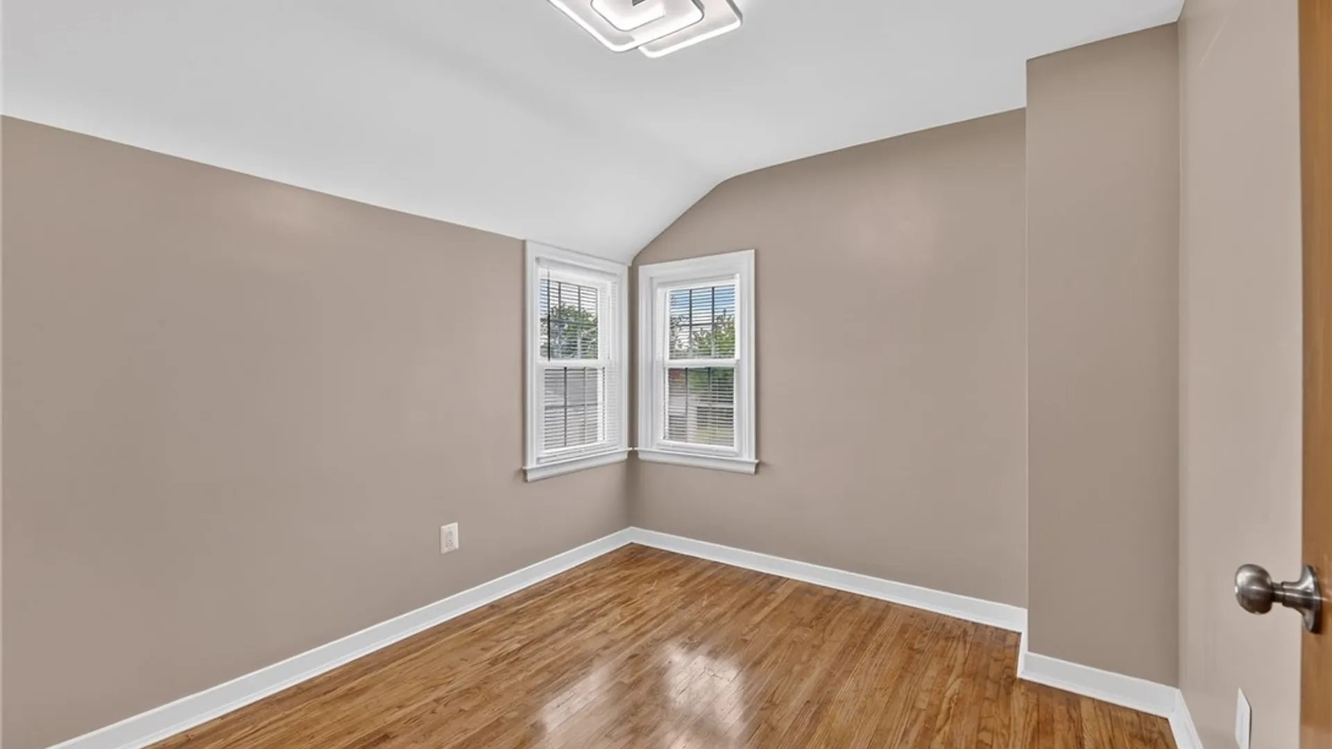 Property at 121 Southgate Road, Cheektowaga, NY 14215 29