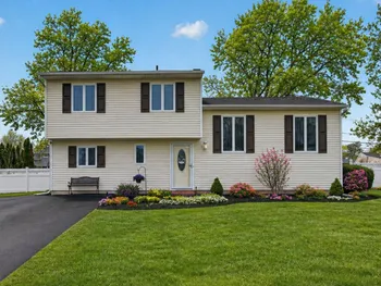 Property at 92 Nimbus Rd, Holbrook, NY 11741