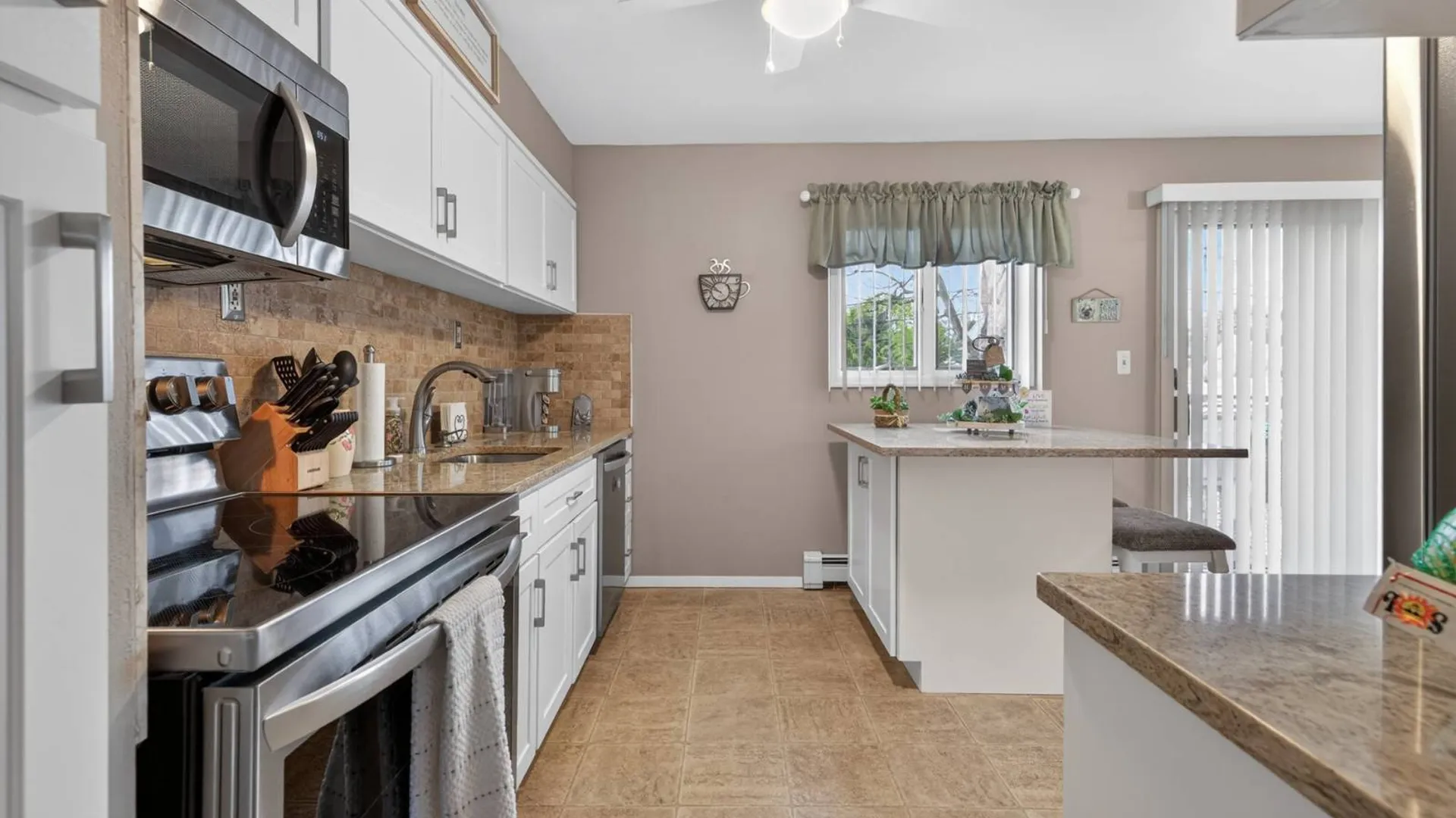 Property at 92 Nimbus Rd, Holbrook, NY 11741 9