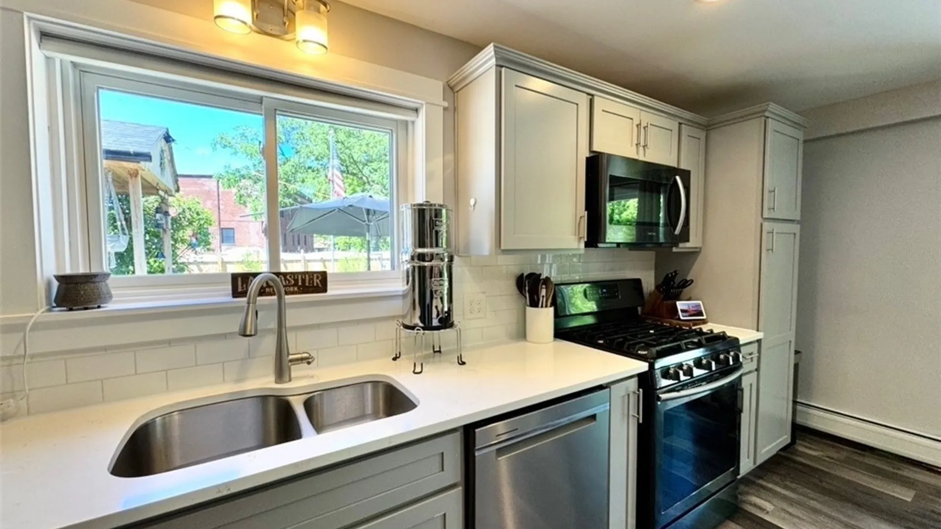 Property at 18 Lake Avenue, Lancaster, NY 14086 10