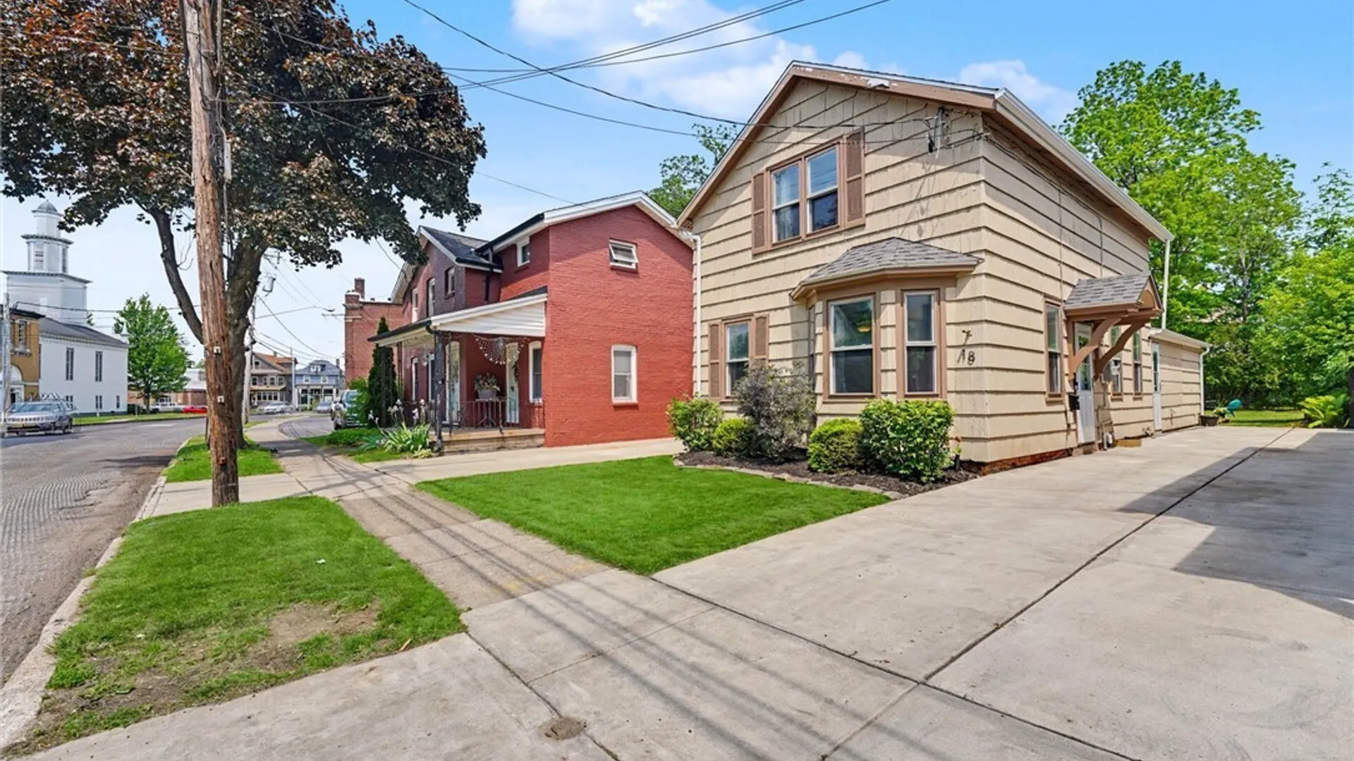 Property at 18 Lake Avenue, Lancaster, NY 14086 3