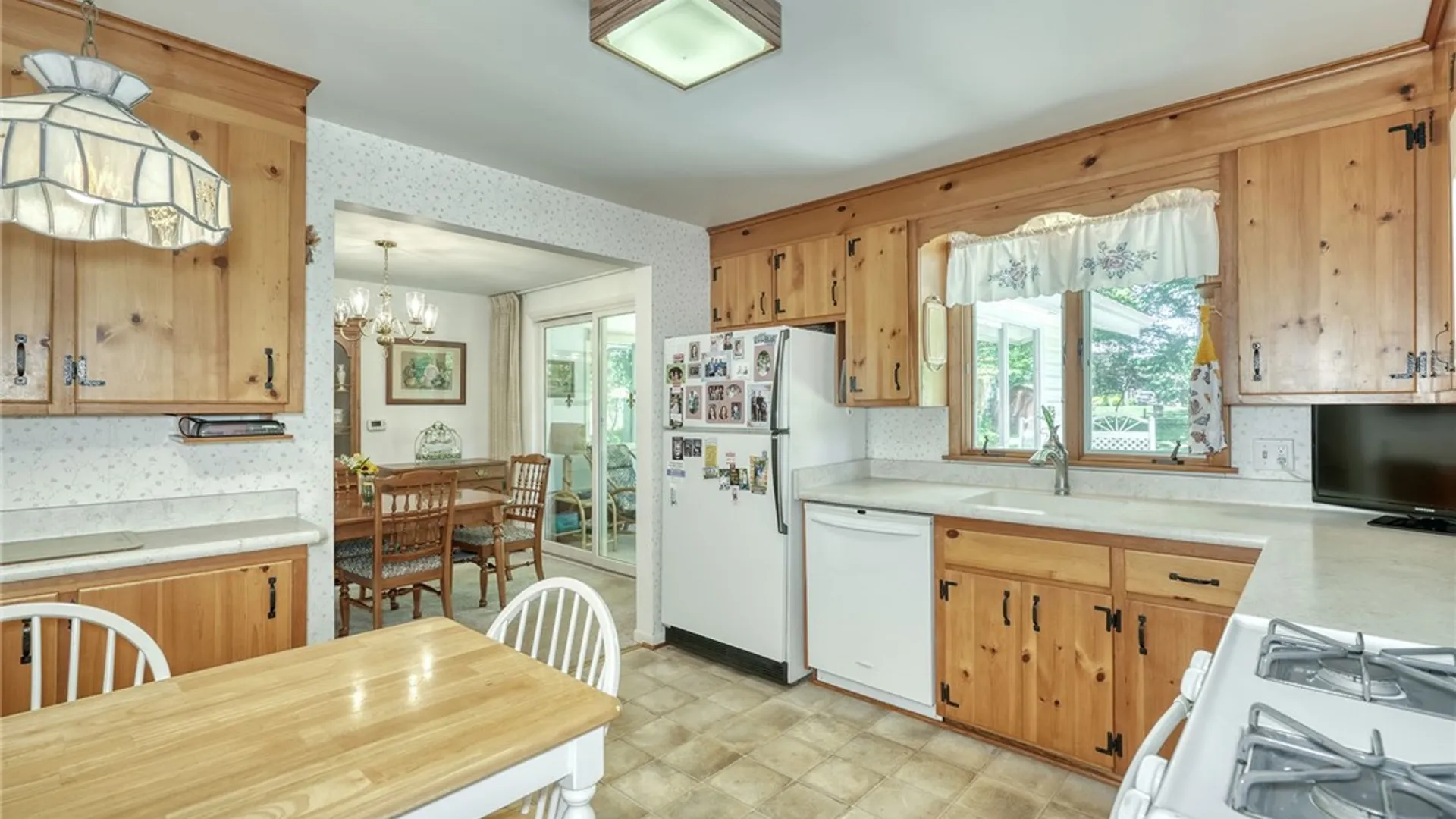 Property at 226 Dickinson Road, Webster, NY 14480 18