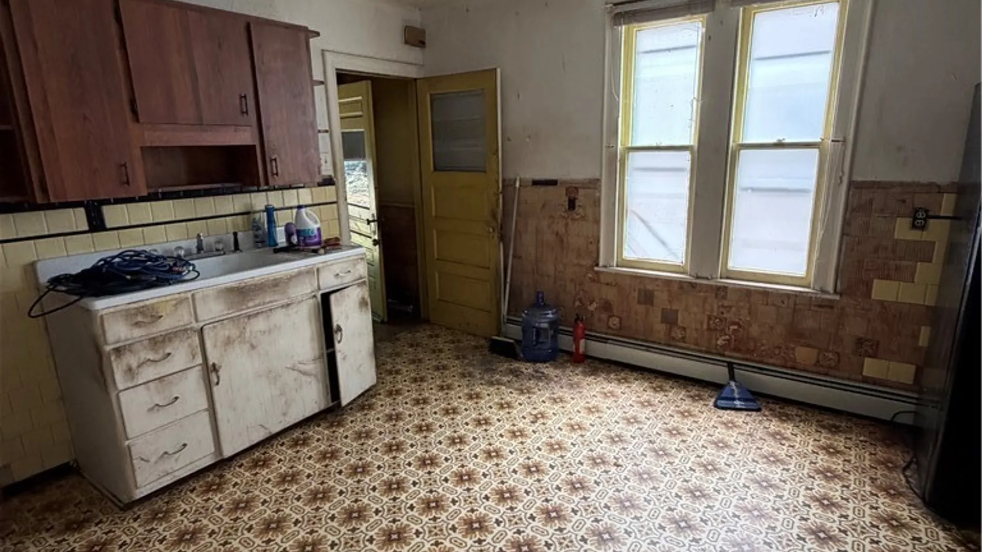 Property at 31 Ideal Street, Buffalo, NY 14206 14