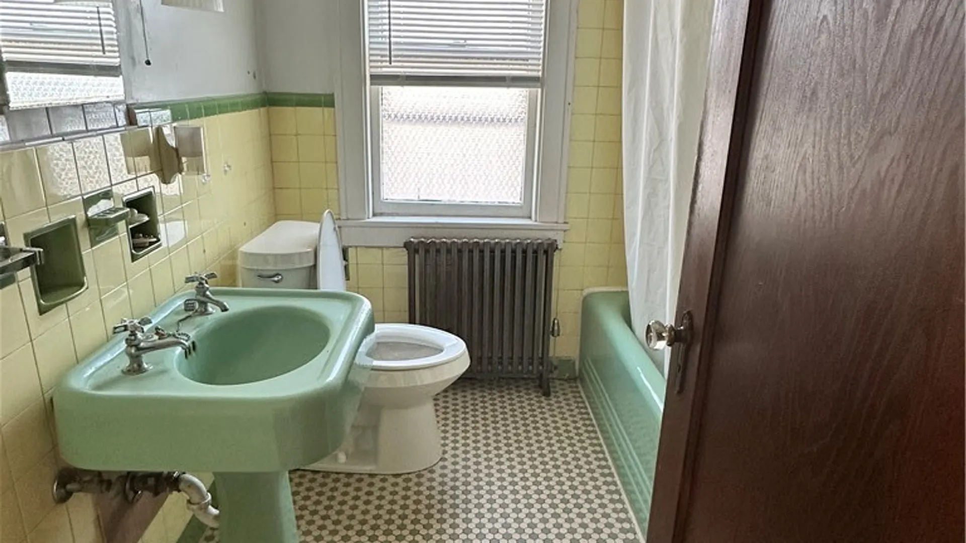 Property at 43 Hawthorne Avenue, Tonawanda, NY 14223 20