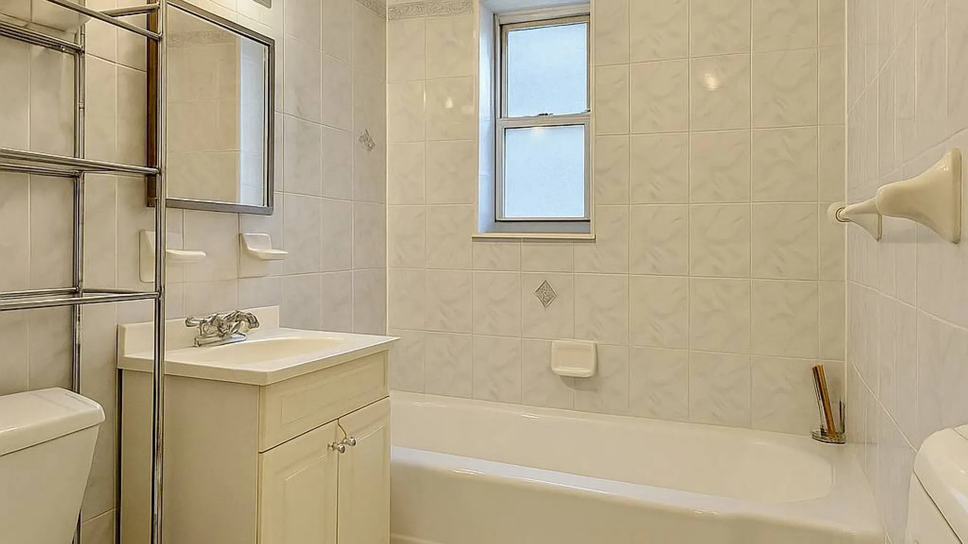 Property at 915 East 17th Street, Brooklyn, NY 11230 6