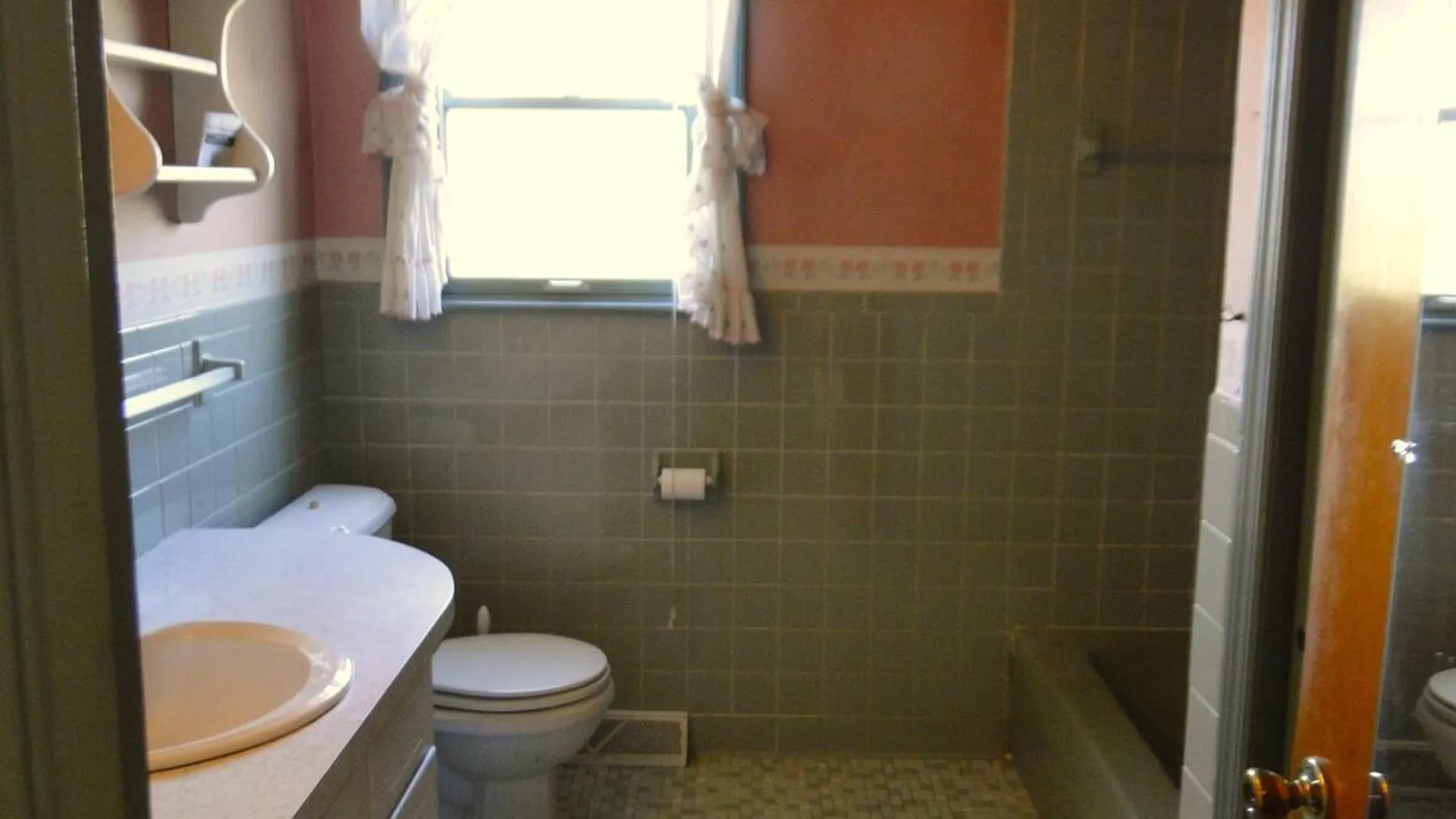Property at 2085 Lancaster Street, Schenectady, NY 12308 8