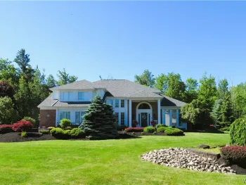 25 Lakeridge Drive, Orchard Park, NY 14127