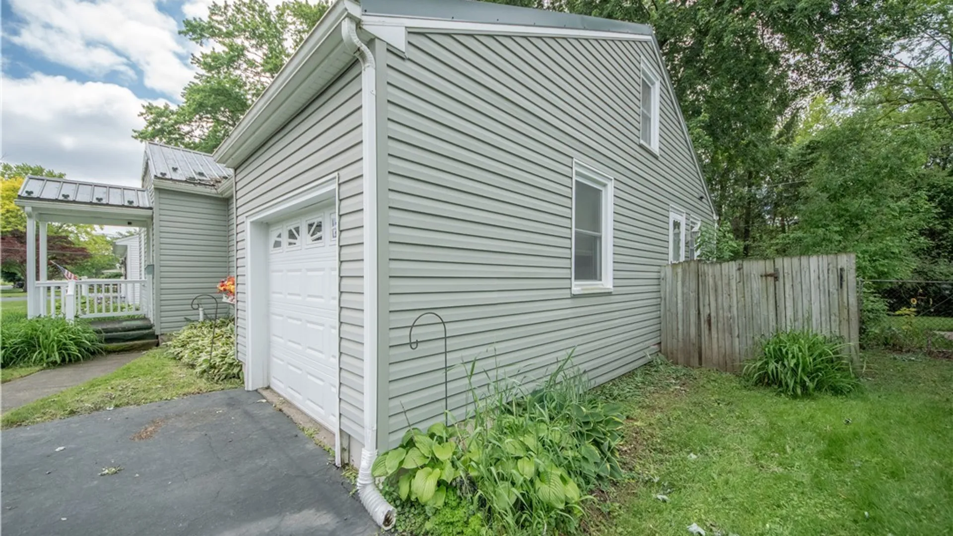 Property at 11 Davison Road, Lockport City, NY 14094 10