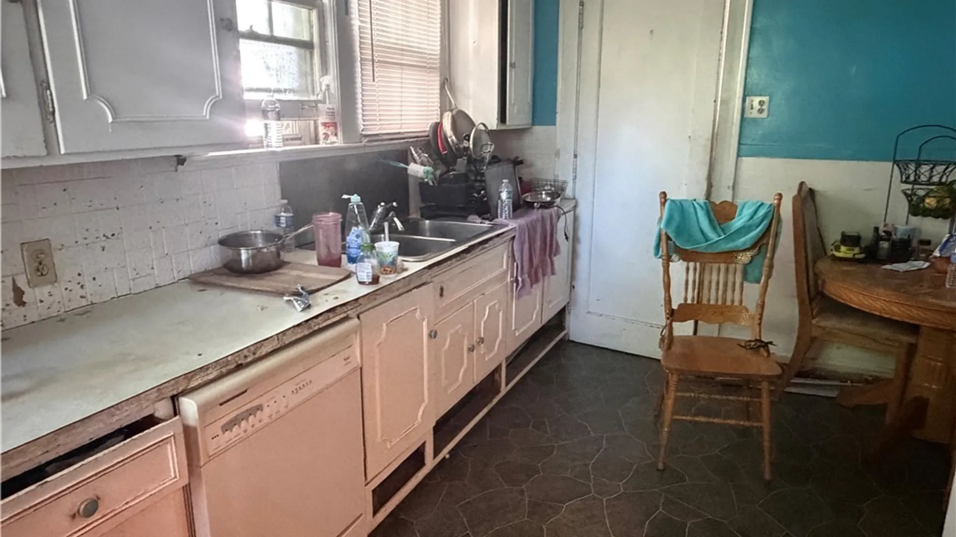 Property at 2454 Whitney Avenue, Niagara Falls, NY 14301 6