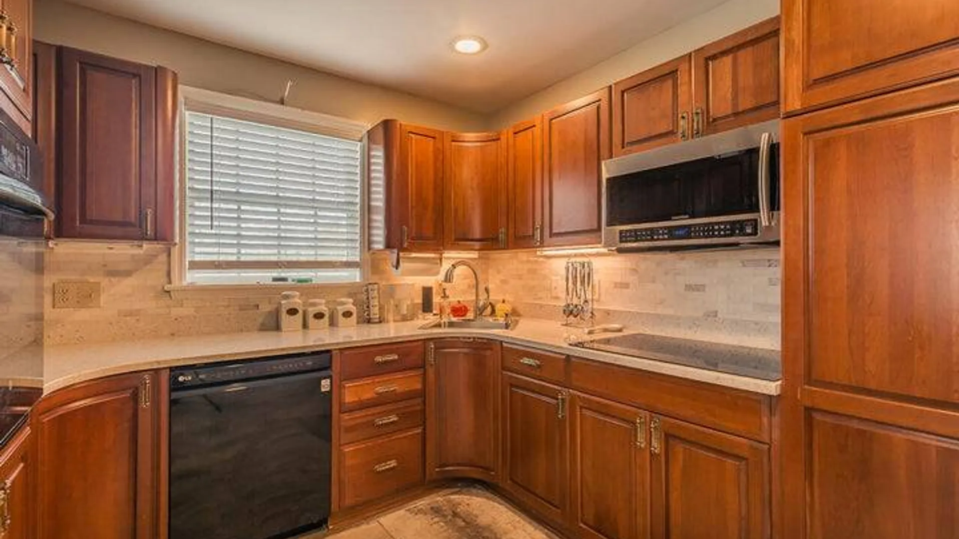 Property at 26 Columbia, Amsterdam, NY 12010 9