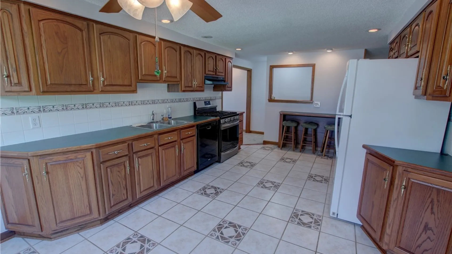 Property at 79 Davidson Drive, Cheektowaga, NY 14043 13